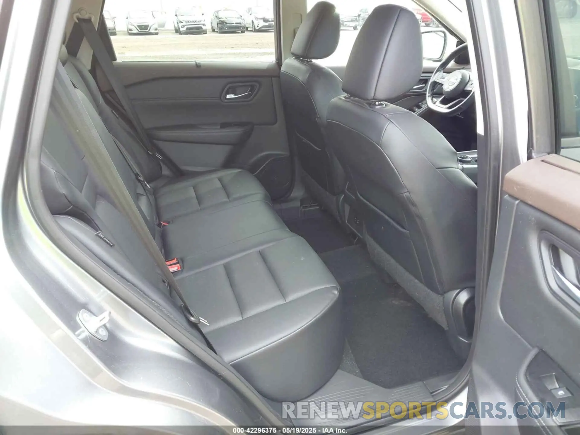8 Photograph of a damaged car 5N1BT3BB8NC676391 NISSAN ROGUE 2022