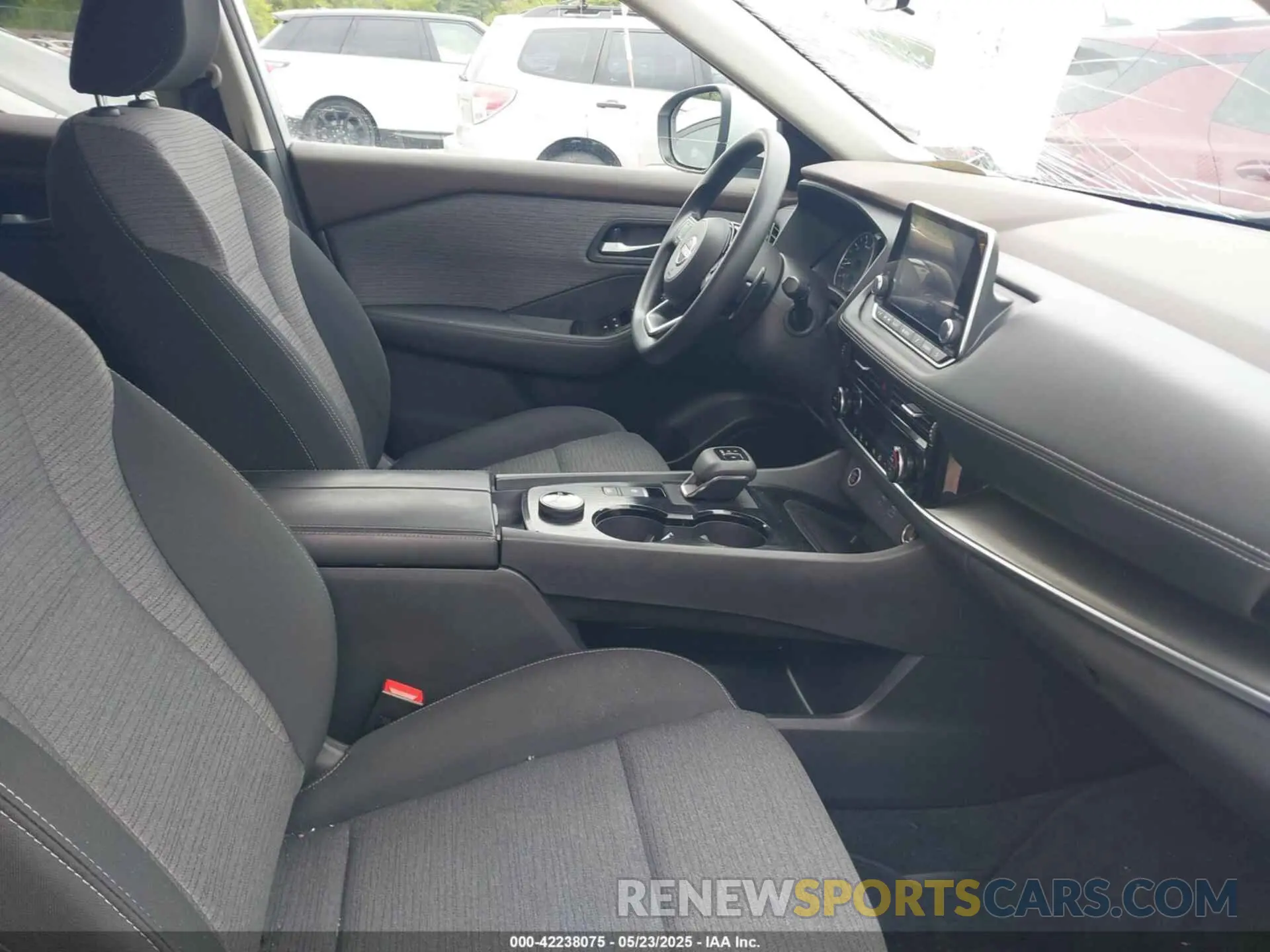 5 Photograph of a damaged car 5N1BT3BB8NC714959 NISSAN ROGUE 2022
