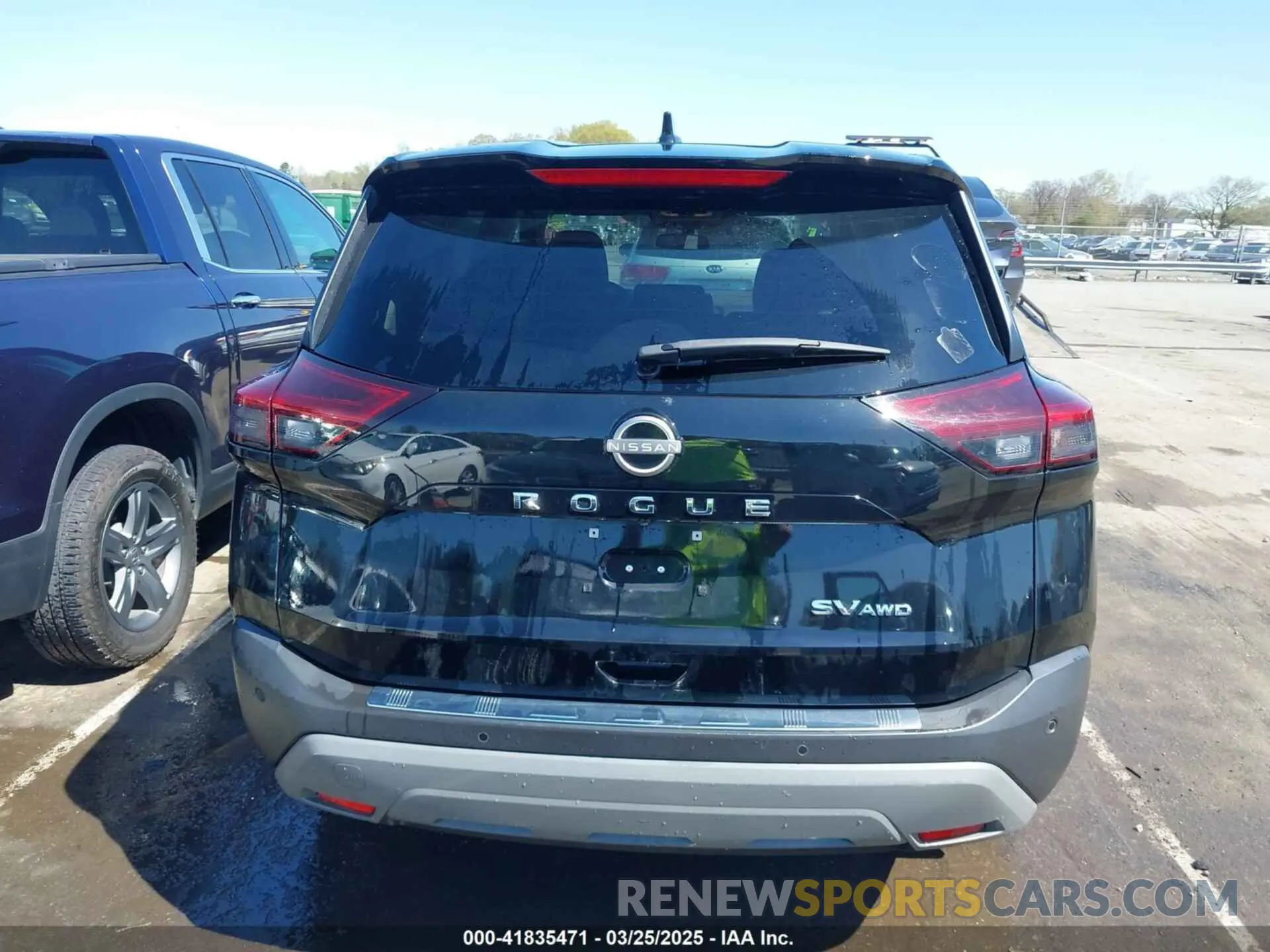 17 Photograph of a damaged car 5N1BT3BB9NC689280 NISSAN ROGUE 2022