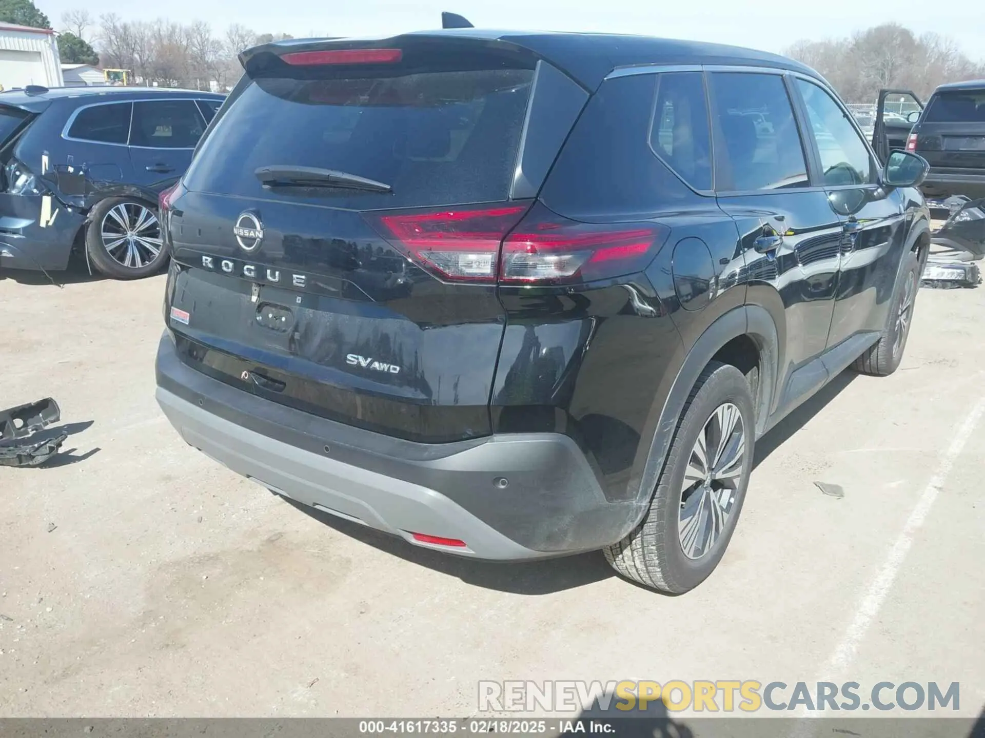 4 Photograph of a damaged car 5N1BT3BBXNC692754 NISSAN ROGUE 2022