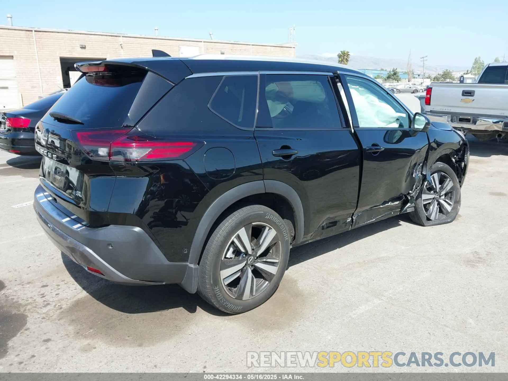 4 Photograph of a damaged car 5N1BT3CA4NC695090 NISSAN ROGUE 2022