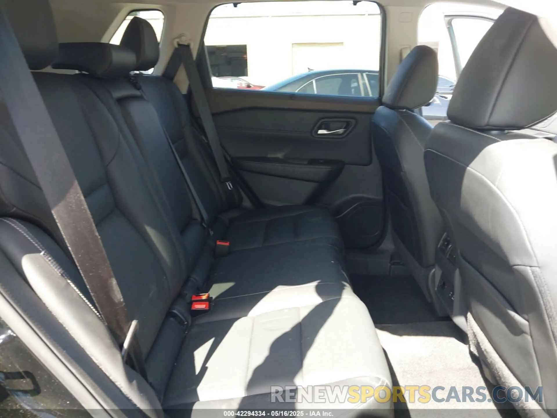8 Photograph of a damaged car 5N1BT3CA4NC695090 NISSAN ROGUE 2022
