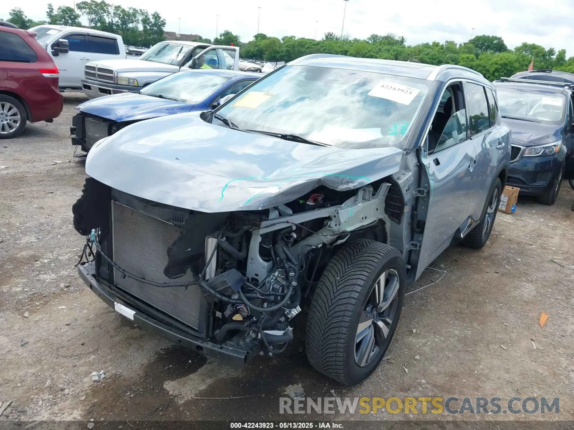 2 Photograph of a damaged car 5N1BT3CA4NC708940 NISSAN ROGUE 2022