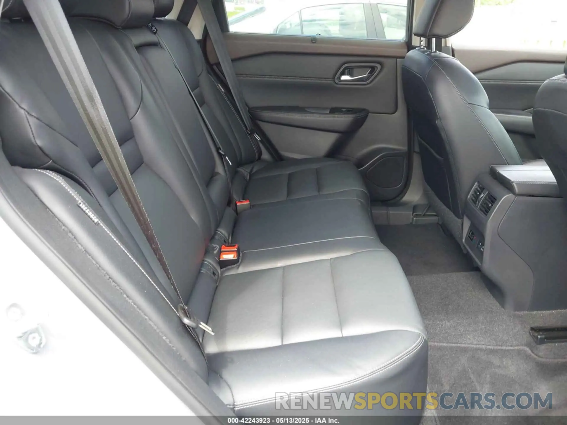 8 Photograph of a damaged car 5N1BT3CA4NC708940 NISSAN ROGUE 2022
