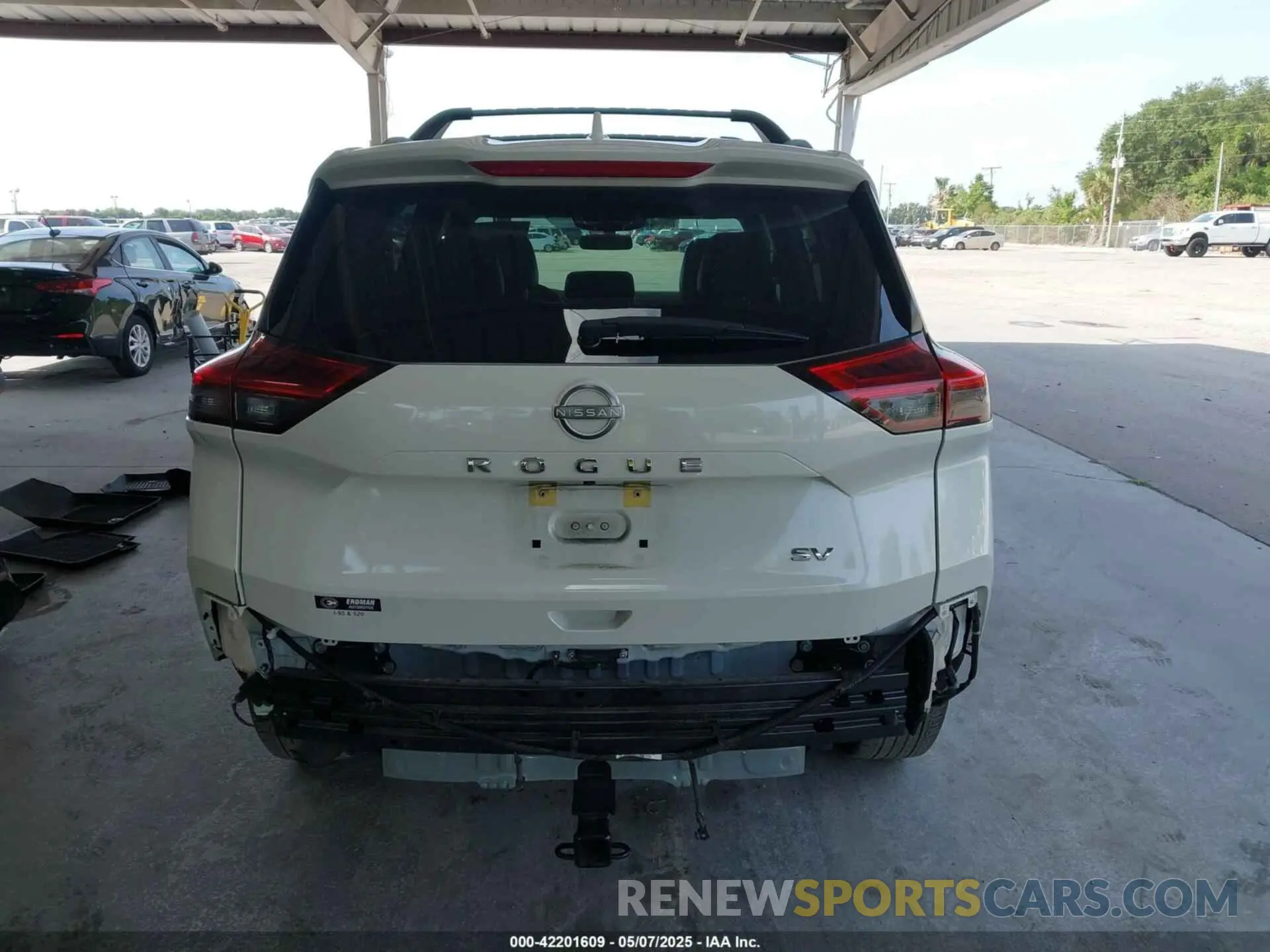 17 Photograph of a damaged car JN8BT3BA6NW042902 NISSAN ROGUE 2022