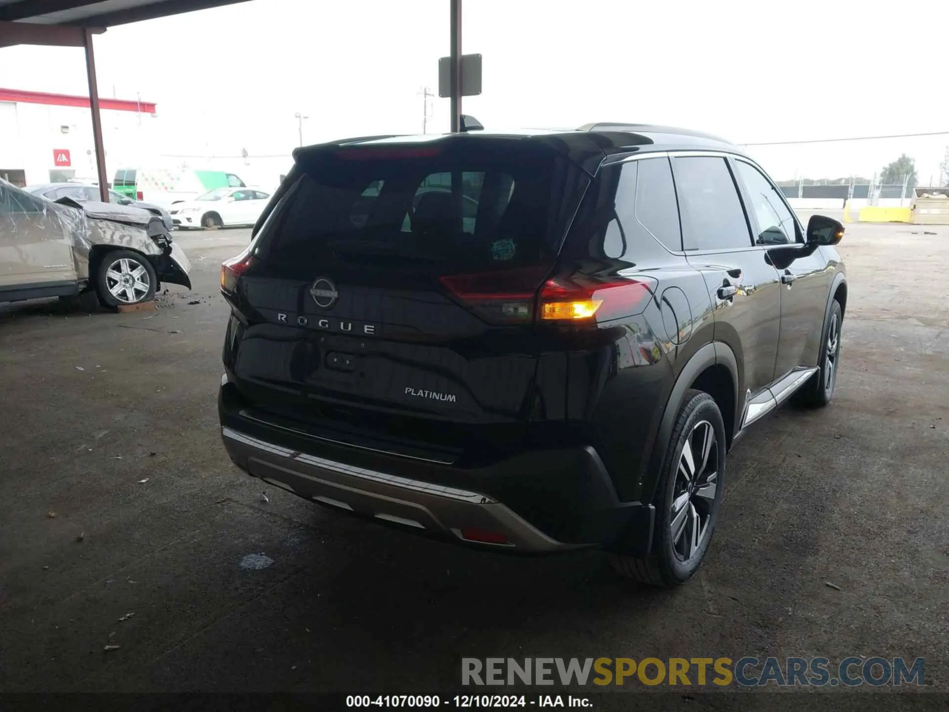 4 Photograph of a damaged car JN8BT3DC0NW120363 NISSAN ROGUE 2022