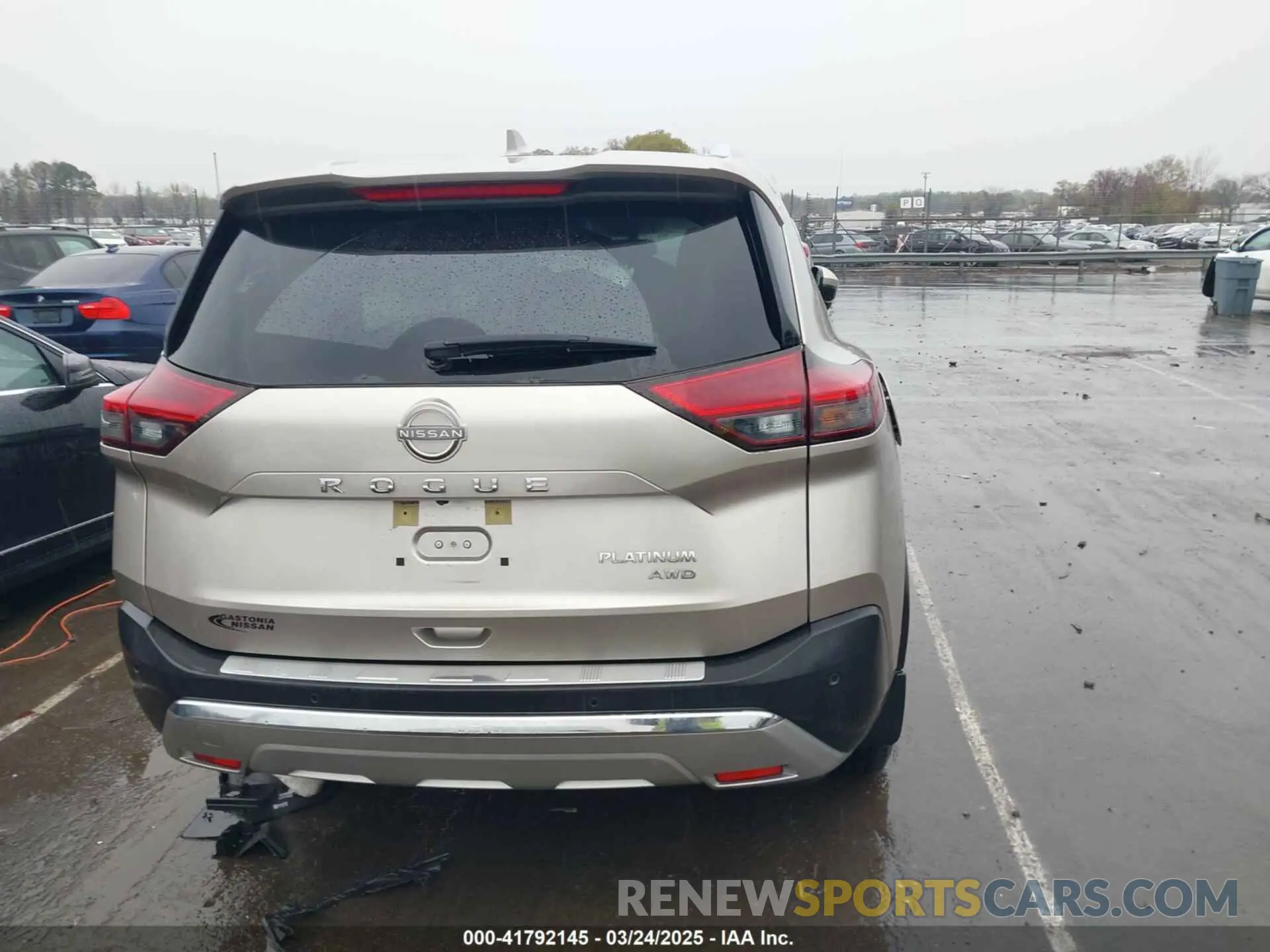 17 Photograph of a damaged car JN8BT3DD0NW271583 NISSAN ROGUE 2022