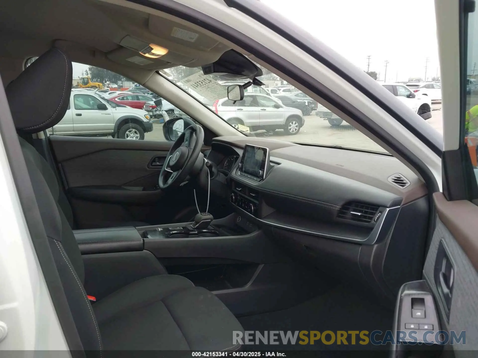 5 Photograph of a damaged car 5N1BT3AA1PC882132 NISSAN ROGUE 2023