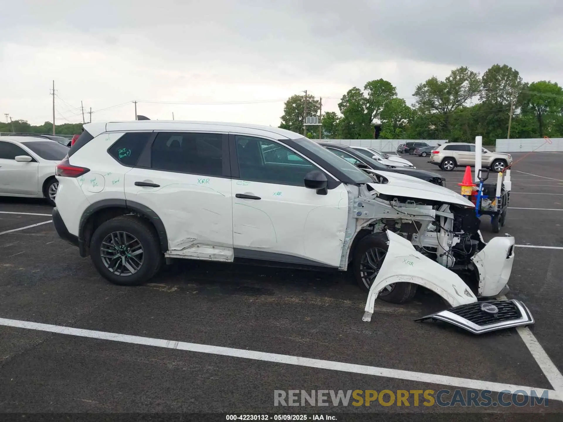 13 Photograph of a damaged car 5N1BT3AA5PC884529 NISSAN ROGUE 2023