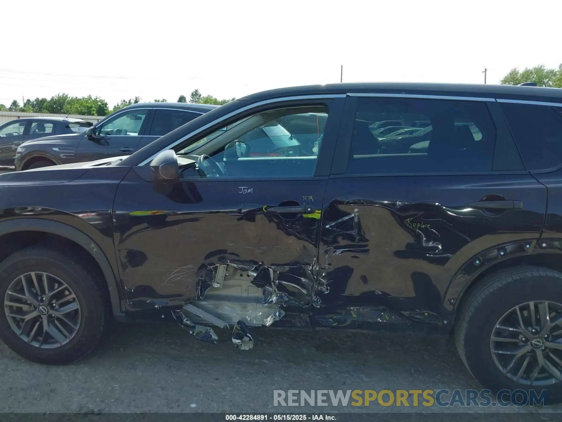 14 Photograph of a damaged car 5N1BT3AAXPC889130 NISSAN ROGUE 2023