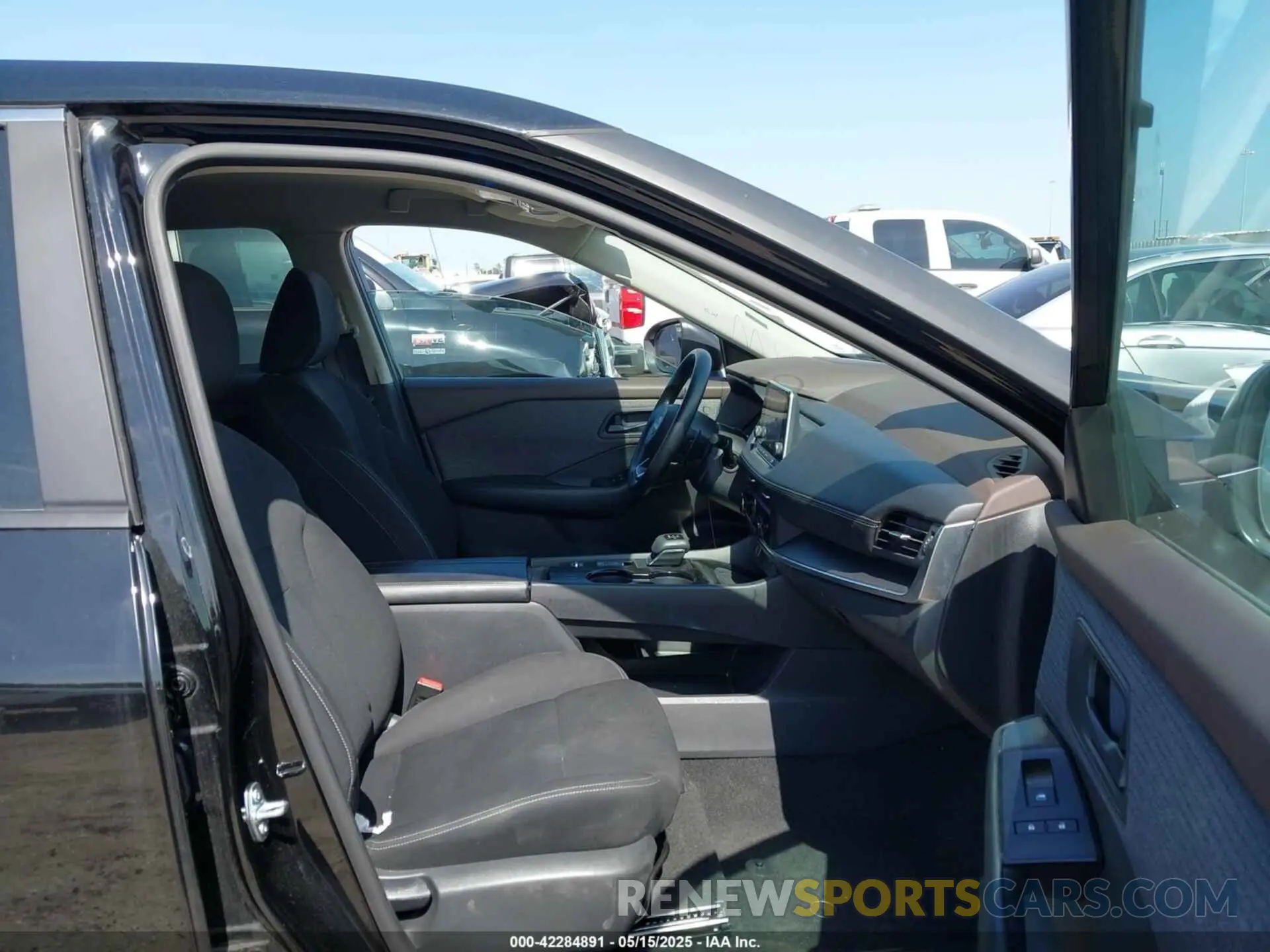 5 Photograph of a damaged car 5N1BT3AAXPC889130 NISSAN ROGUE 2023