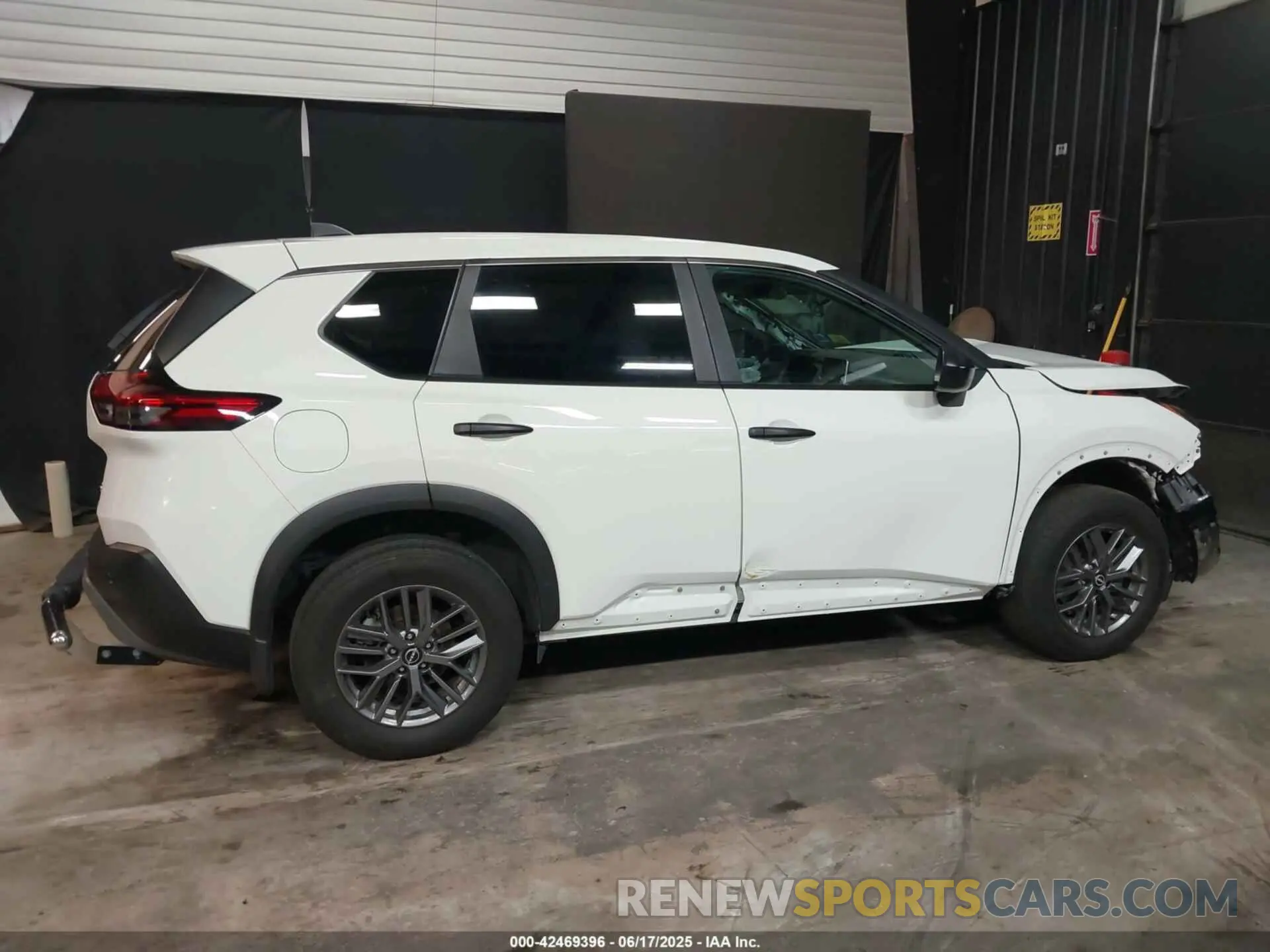 14 Photograph of a damaged car 5N1BT3AB2PC939334 NISSAN ROGUE 2023