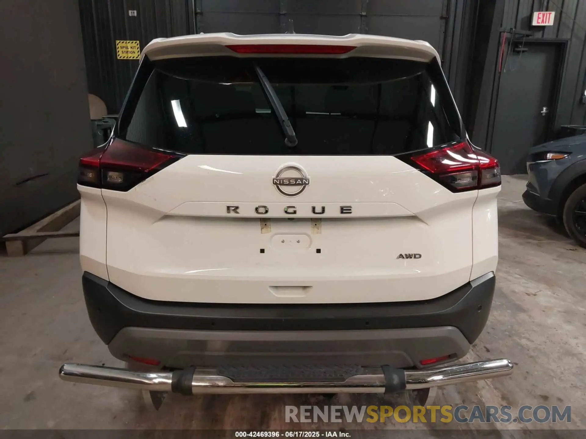 17 Photograph of a damaged car 5N1BT3AB2PC939334 NISSAN ROGUE 2023