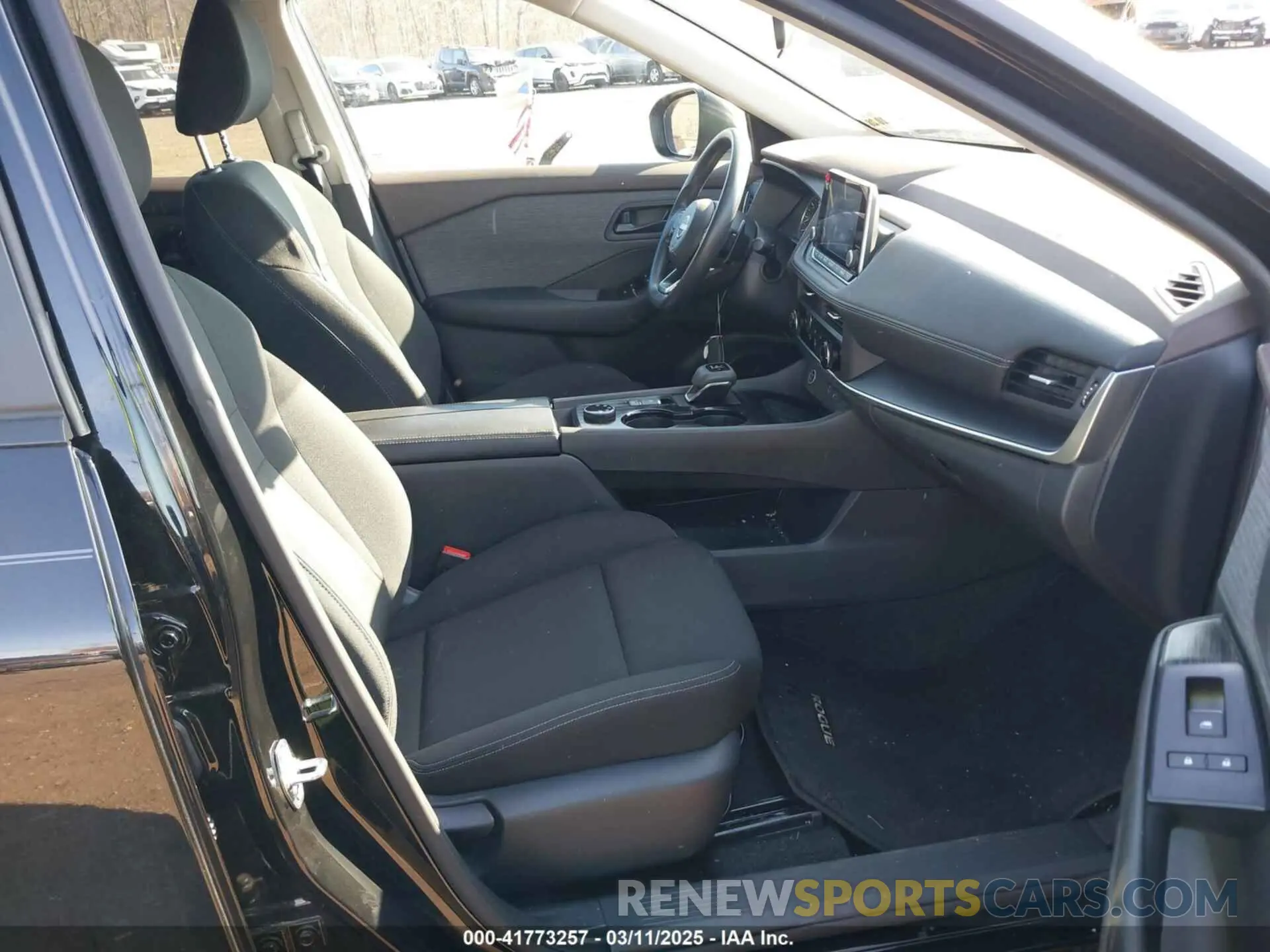 5 Photograph of a damaged car 5N1BT3AB6PC882474 NISSAN ROGUE 2023