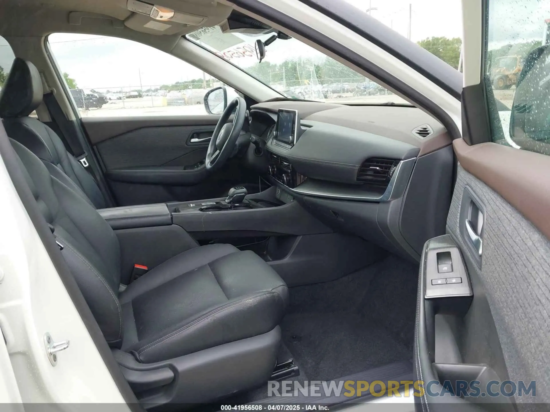 5 Photograph of a damaged car 5N1BT3BA3PC735597 NISSAN ROGUE 2023