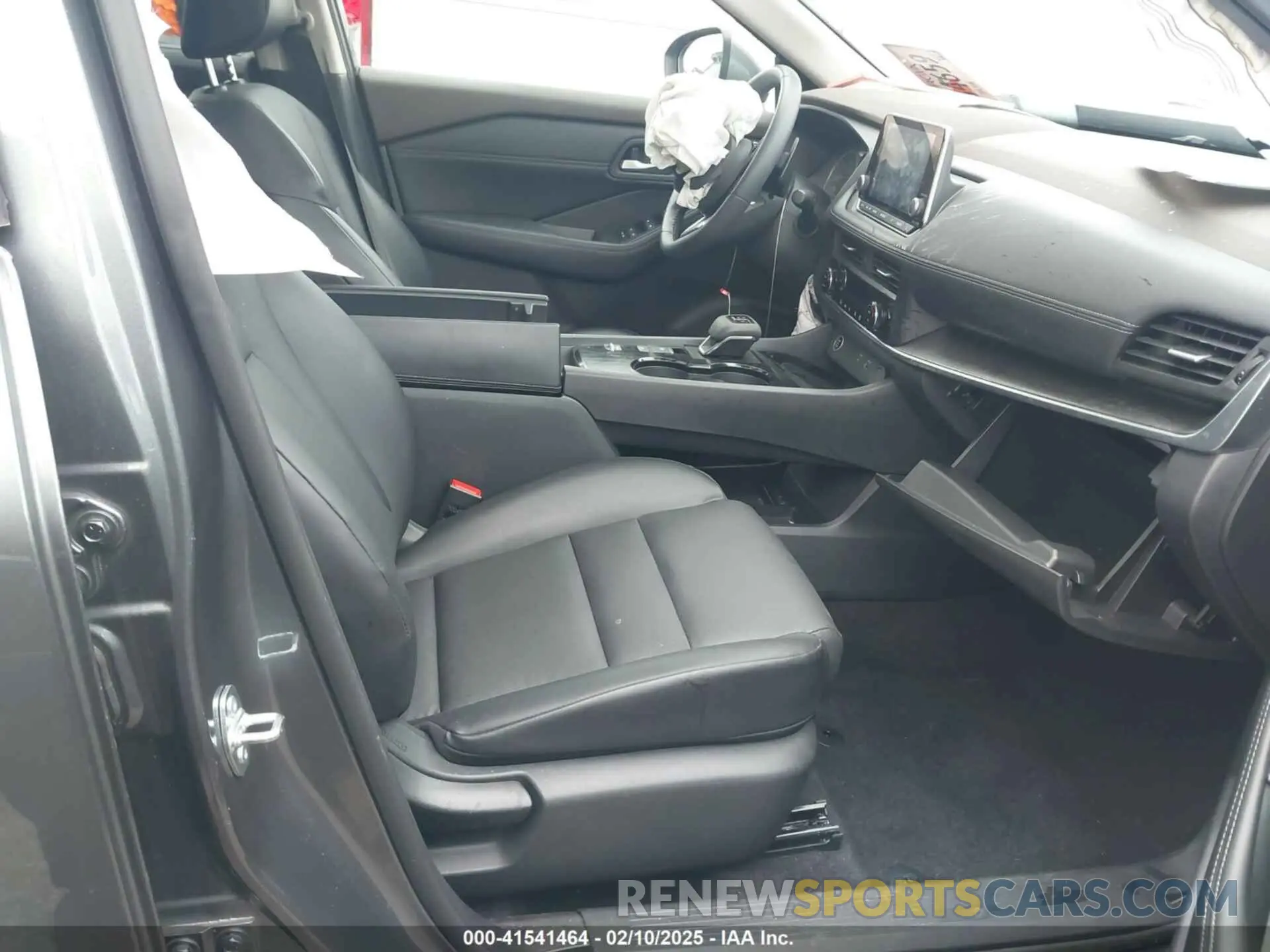 5 Photograph of a damaged car 5N1BT3BA3PC889145 NISSAN ROGUE 2023