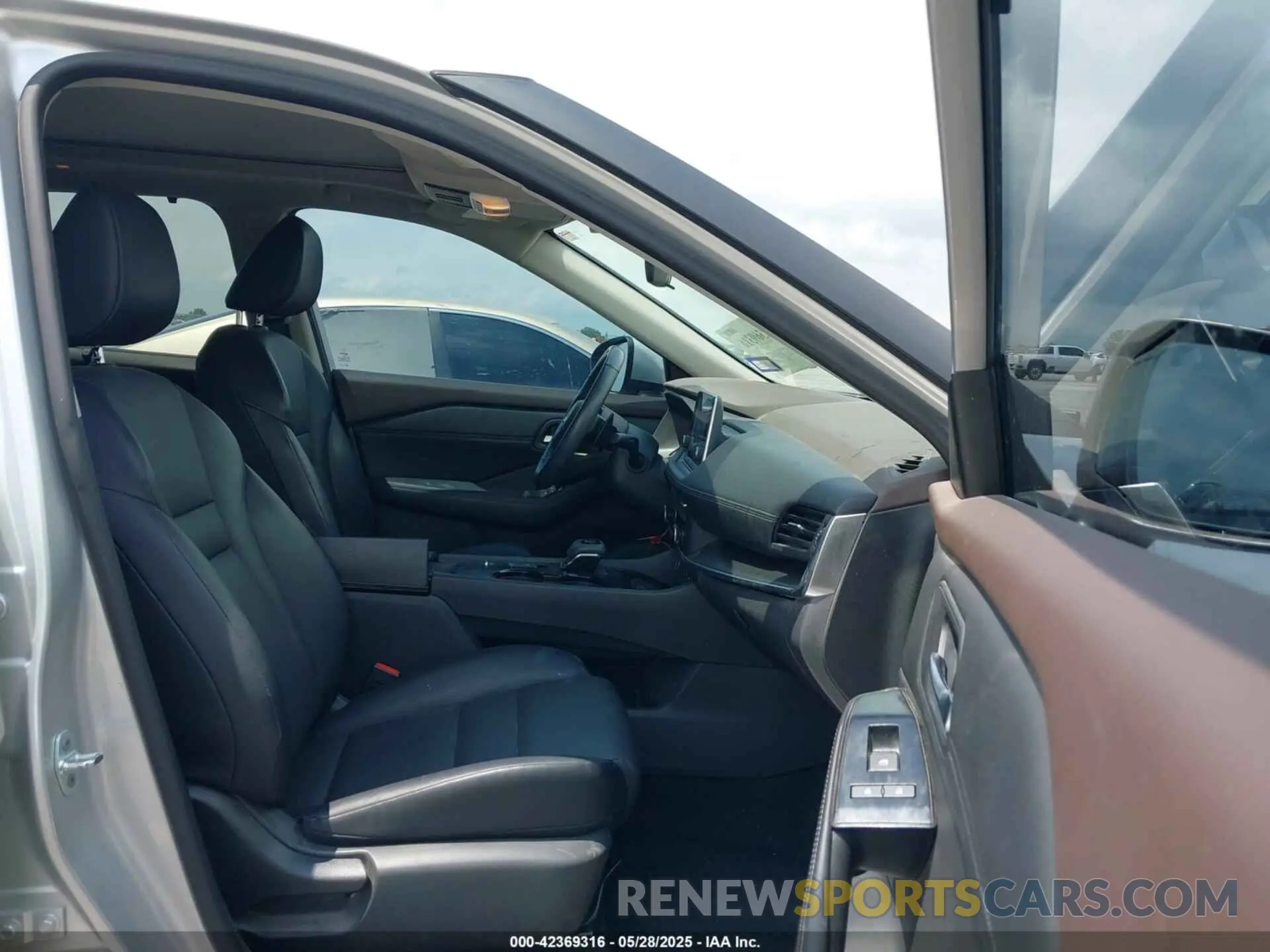 5 Photograph of a damaged car 5N1BT3BA7PC816036 NISSAN ROGUE 2023