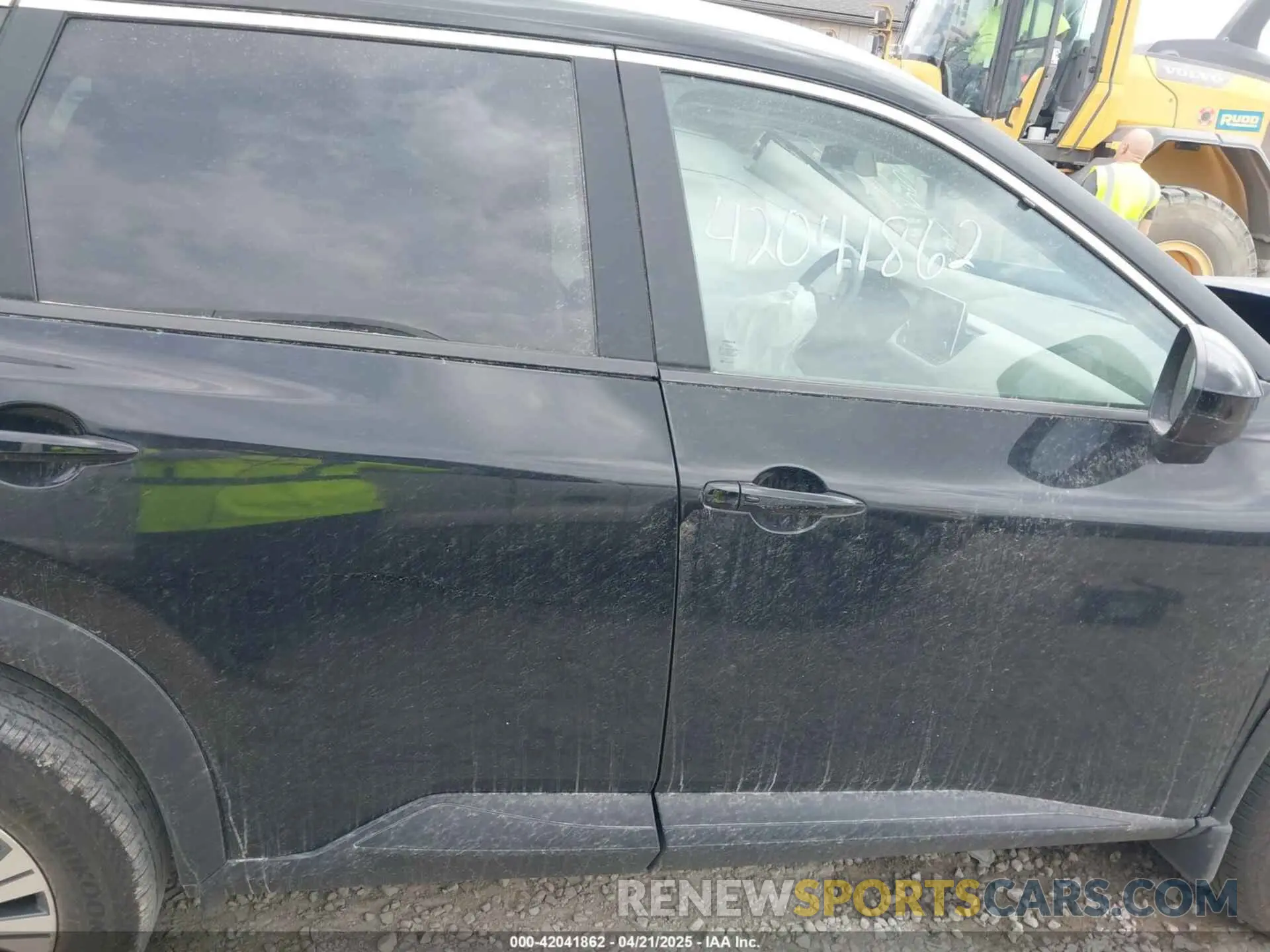 13 Photograph of a damaged car 5N1BT3BB3PC822733 NISSAN ROGUE 2023