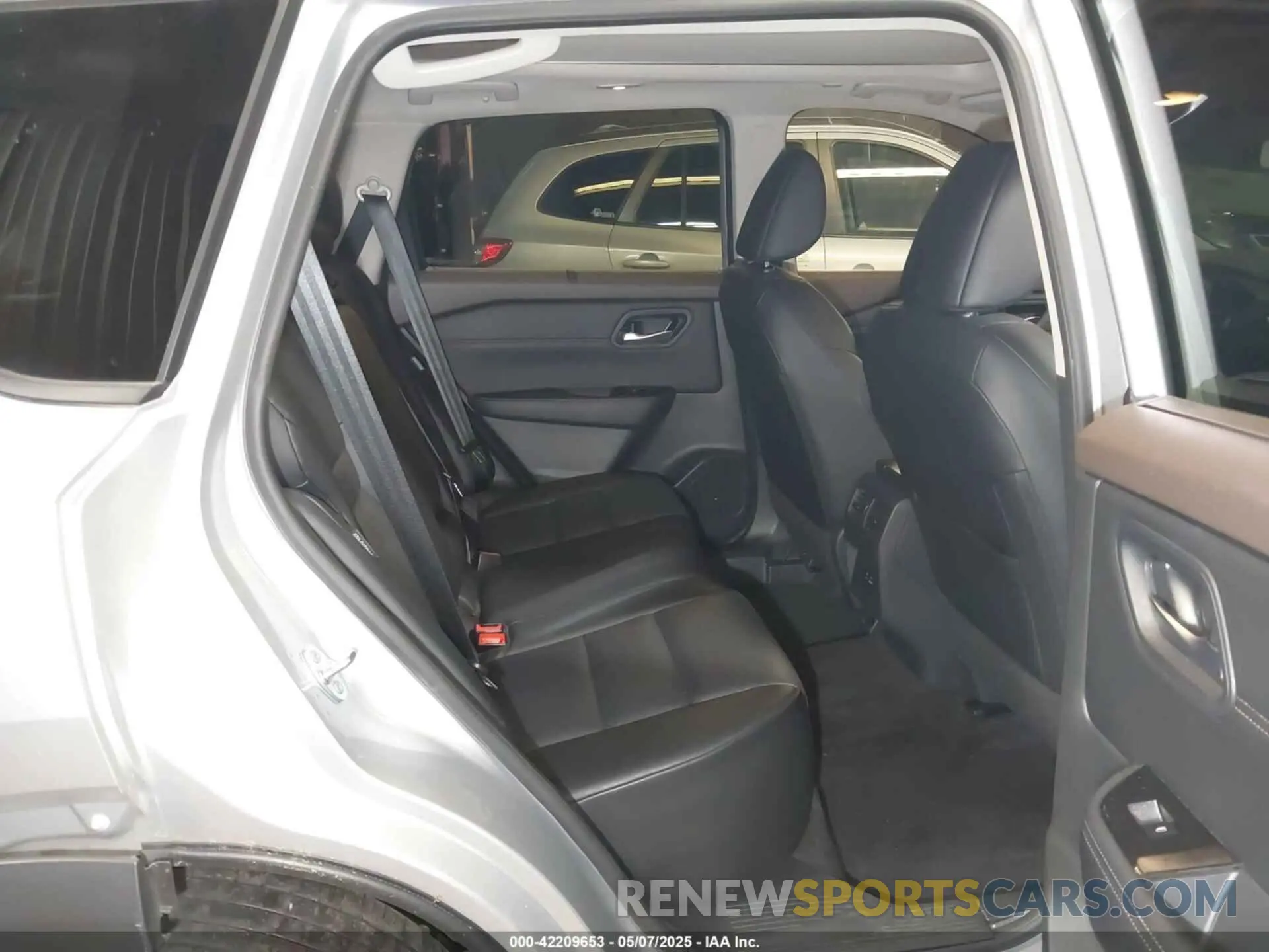 8 Photograph of a damaged car 5N1BT3BB6PC826582 NISSAN ROGUE 2023