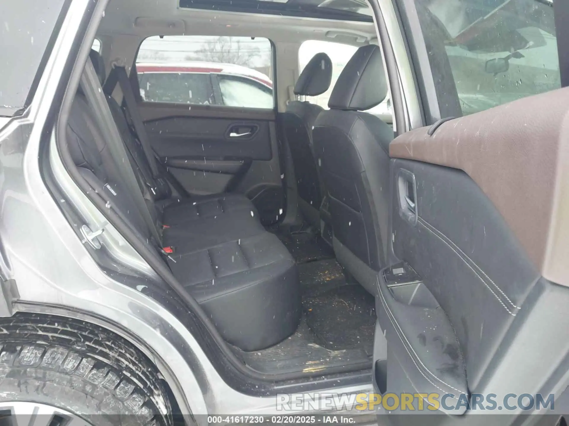 8 Photograph of a damaged car 5N1BT3BB7PC689488 NISSAN ROGUE 2023
