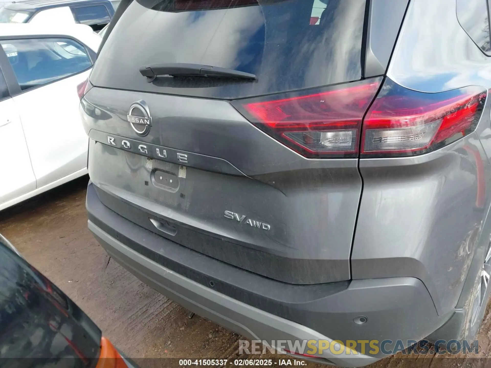 17 Photograph of a damaged car 5N1BT3BBXPC924742 NISSAN ROGUE 2023