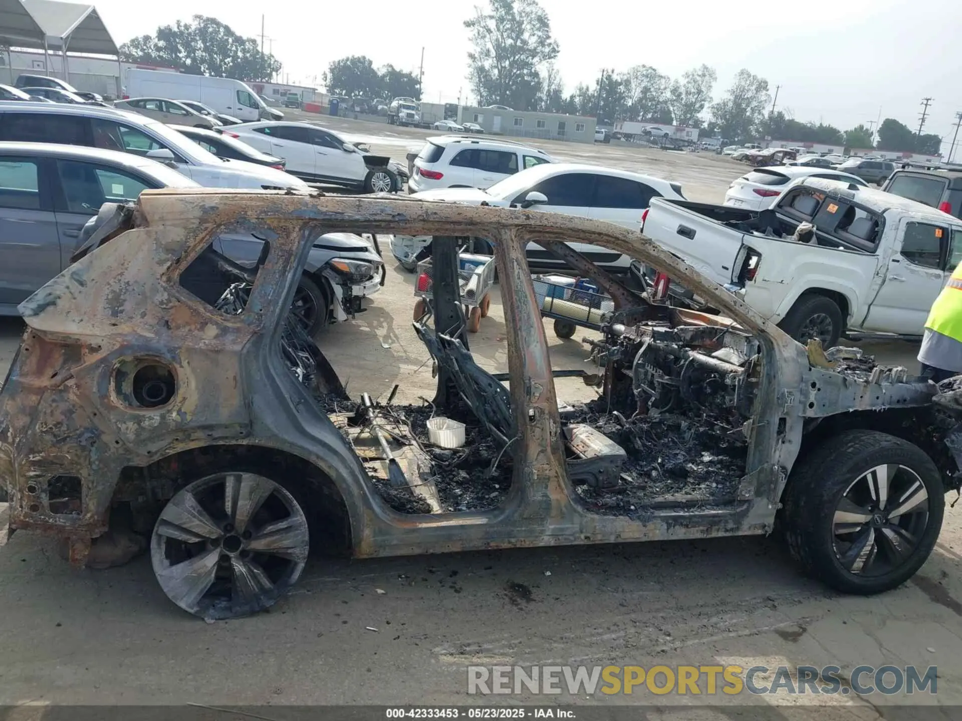 12 Photograph of a damaged car 5N1BT3CA3PC678235 NISSAN ROGUE 2023