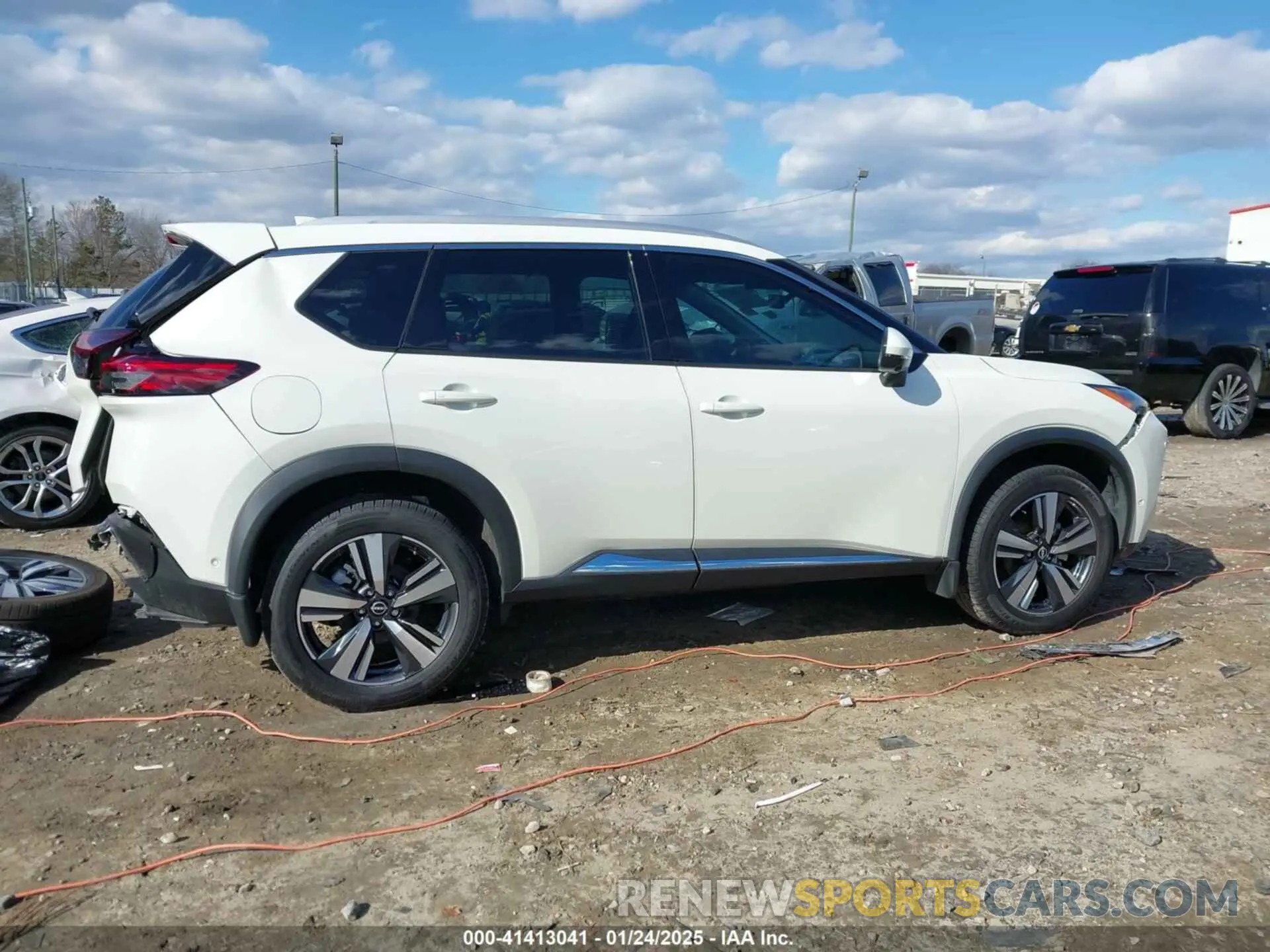 14 Photograph of a damaged car 5N1BT3CA5PC751573 NISSAN ROGUE 2023