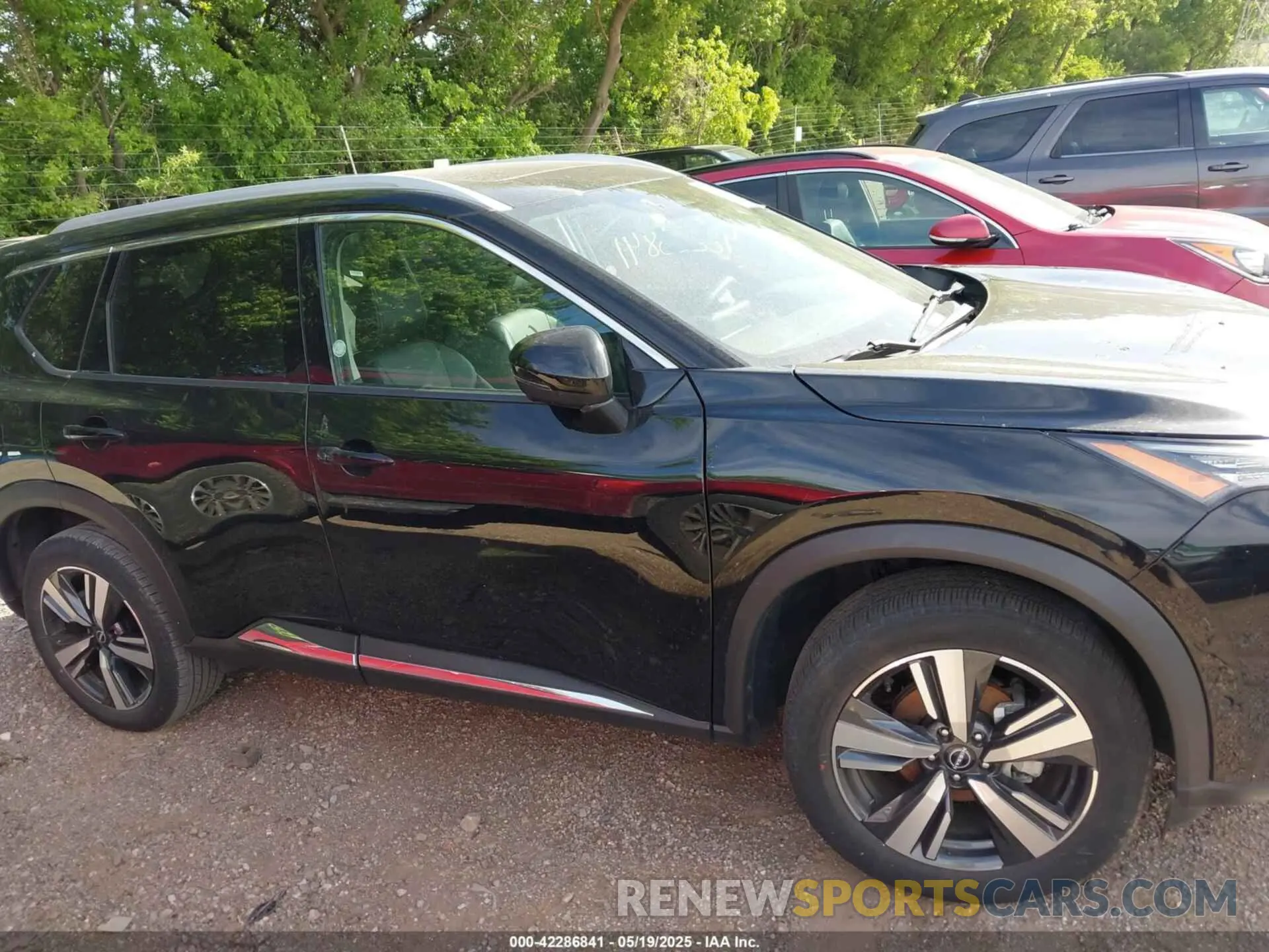13 Photograph of a damaged car 5N1BT3CB5PC791774 NISSAN ROGUE 2023