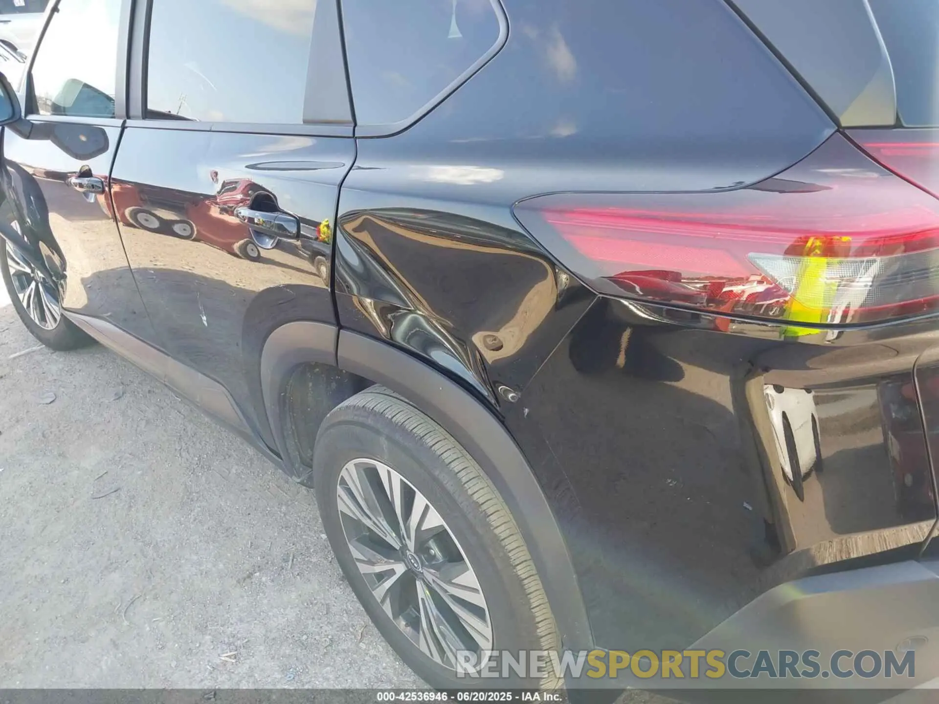 17 Photograph of a damaged car JN8BT3BA1PW421910 NISSAN ROGUE 2023