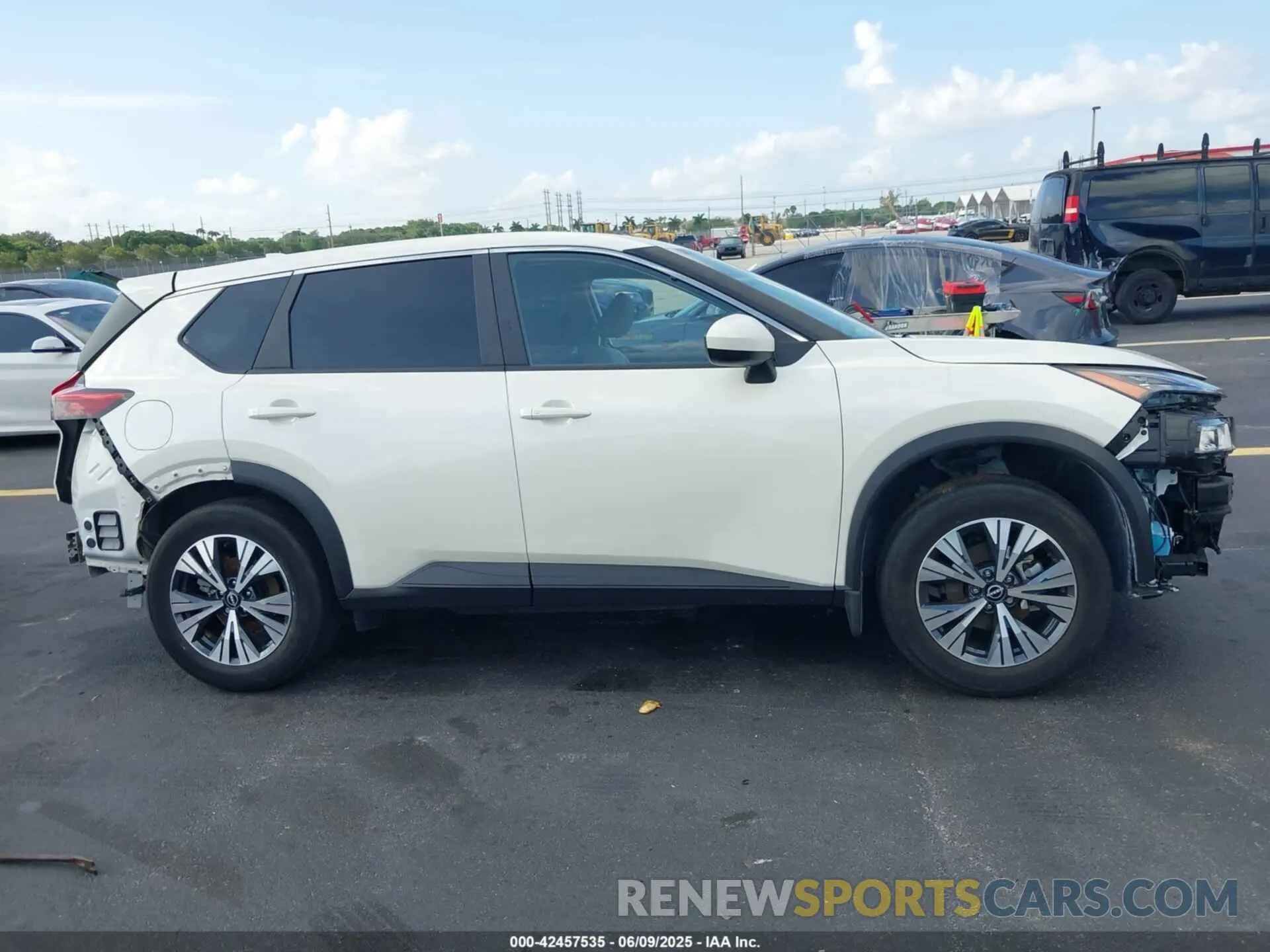 14 Photograph of a damaged car JN8BT3BA7PW428389 NISSAN ROGUE 2023