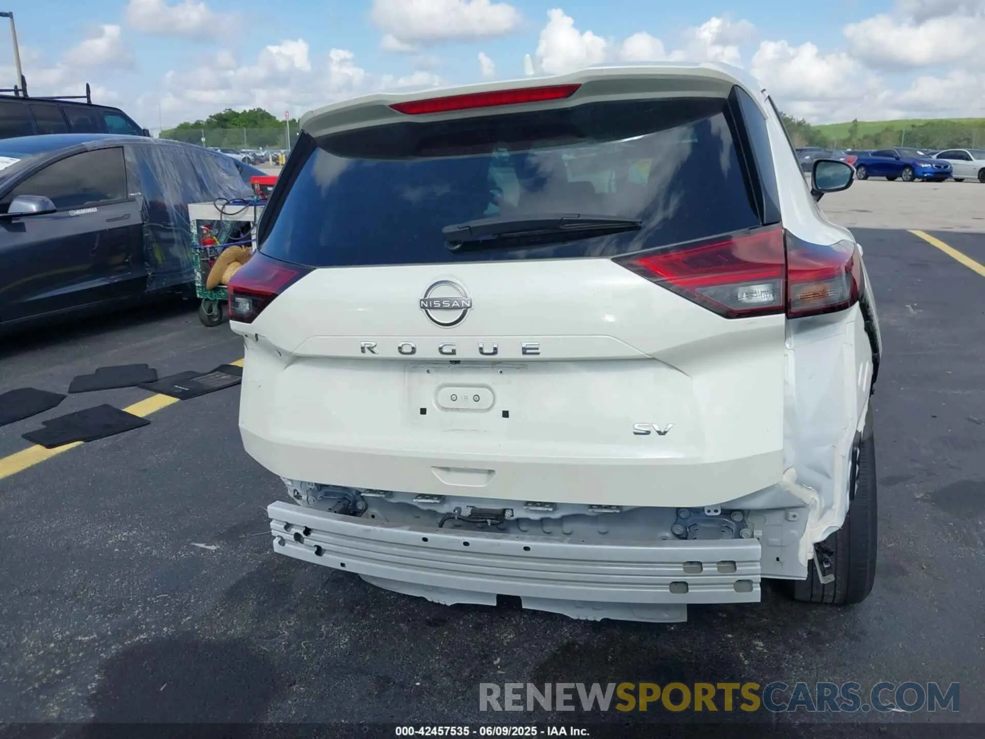 17 Photograph of a damaged car JN8BT3BA7PW428389 NISSAN ROGUE 2023