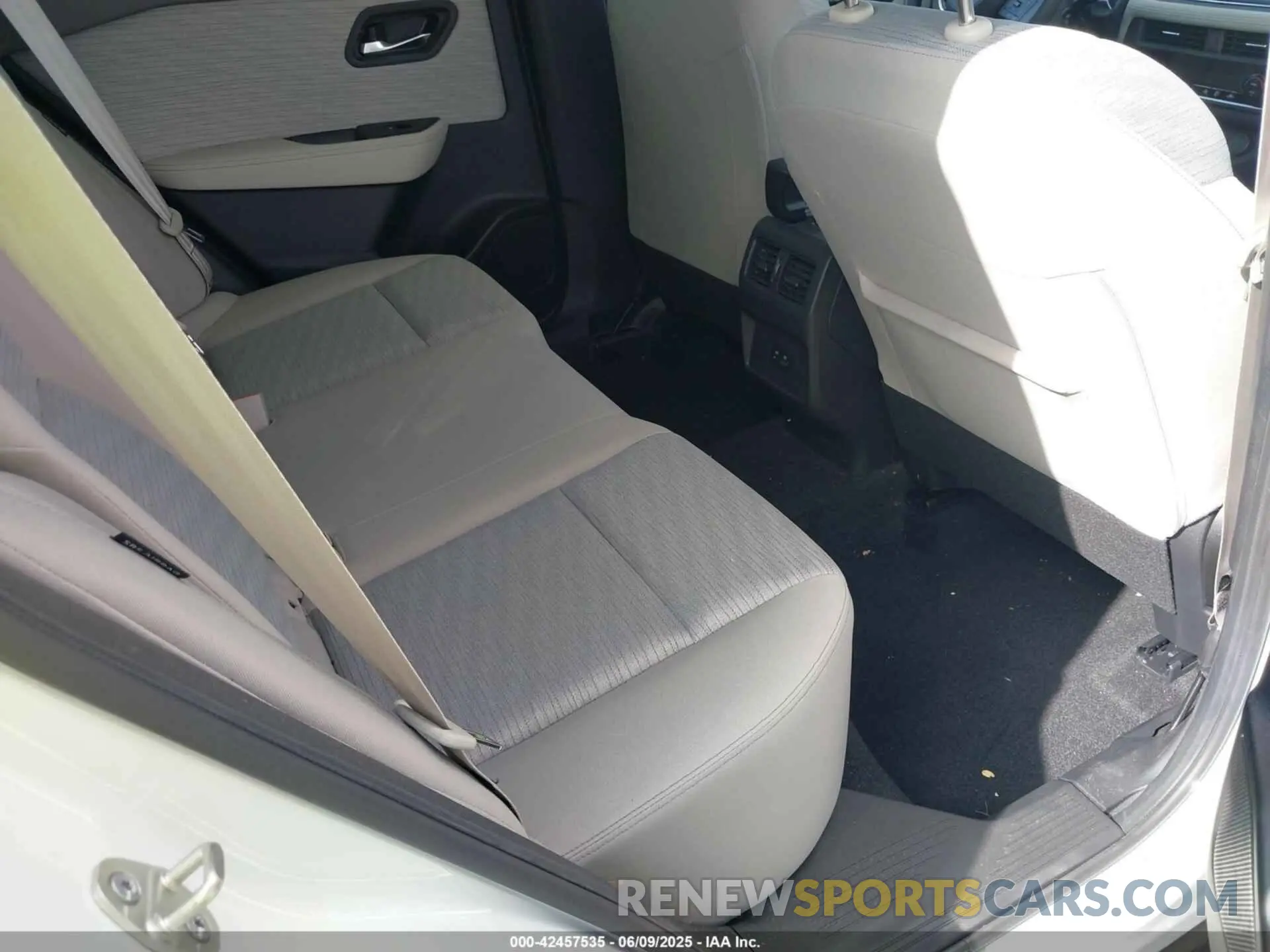 8 Photograph of a damaged car JN8BT3BA7PW428389 NISSAN ROGUE 2023