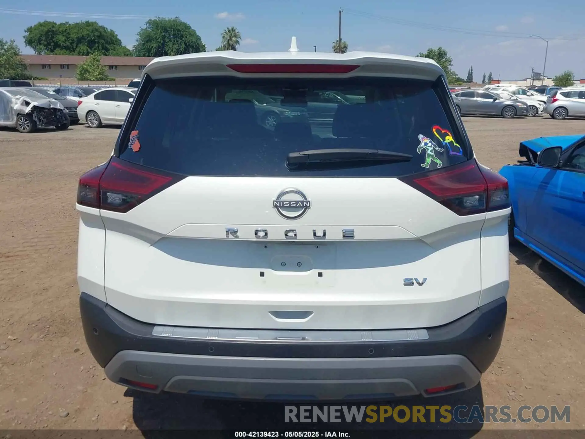 17 Photograph of a damaged car JN8BT3BA8PW408605 NISSAN ROGUE 2023