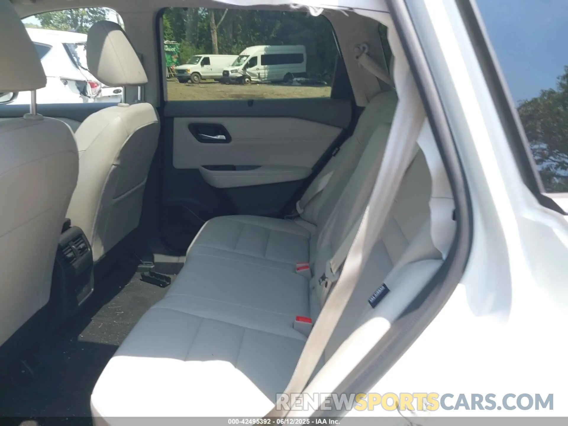 8 Photograph of a damaged car JN8BT3BB1PW492968 NISSAN ROGUE 2023