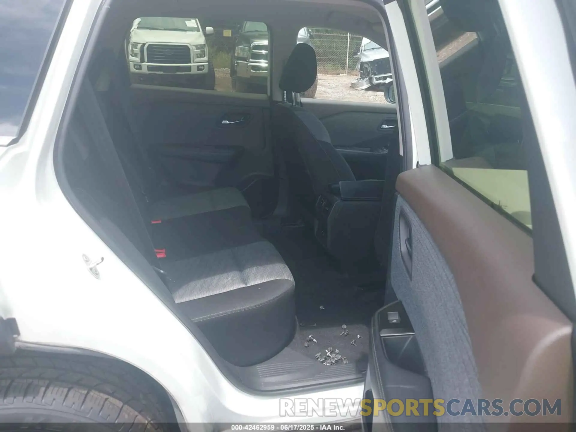 8 Фотография поврежденного автомобиля JN8BT3BBXPW479667 NISSAN ROGUE 2023