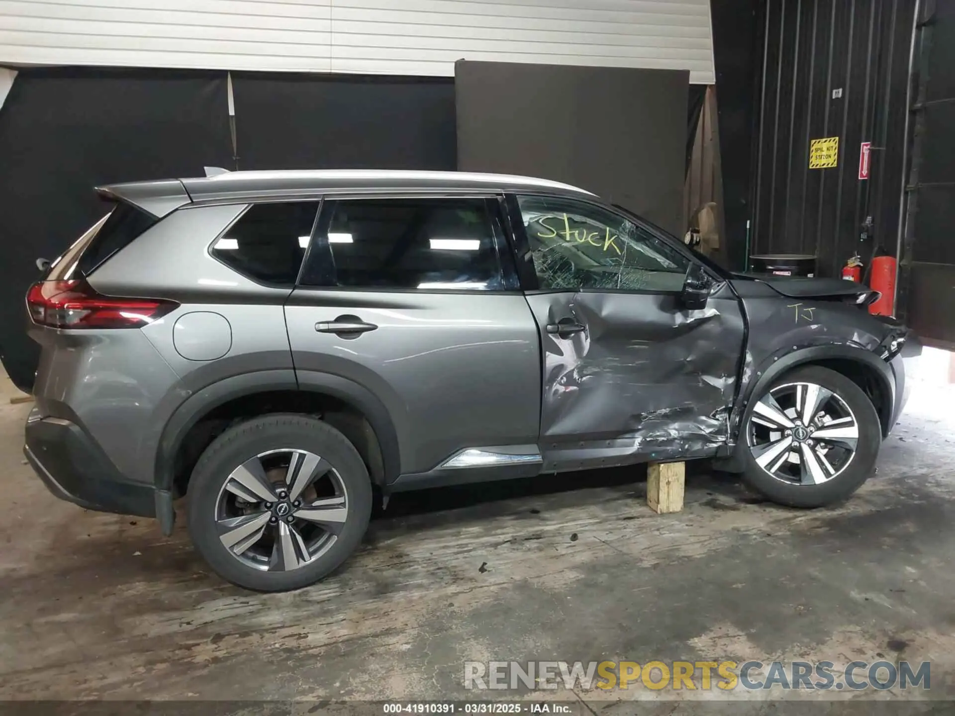 13 Фотография поврежденного автомобиля JN8BT3CB3PW470565 NISSAN ROGUE 2023