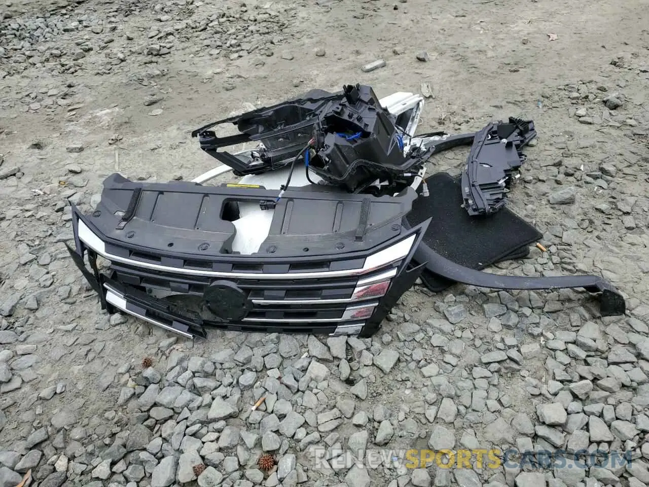 13 Photograph of a damaged car 5N1BT3AA1RC752841 NISSAN ROGUE 2024