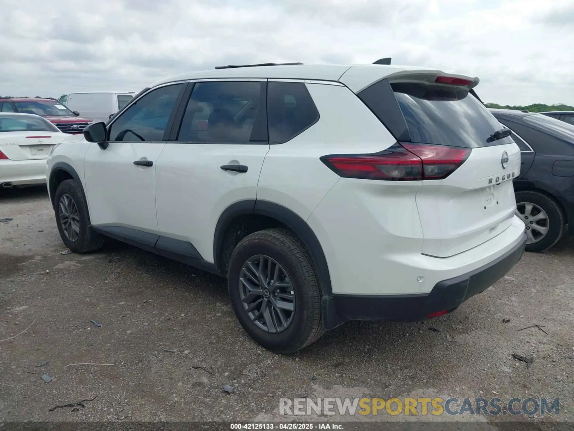 3 Photograph of a damaged car 5N1BT3AA2RC759541 NISSAN ROGUE 2024