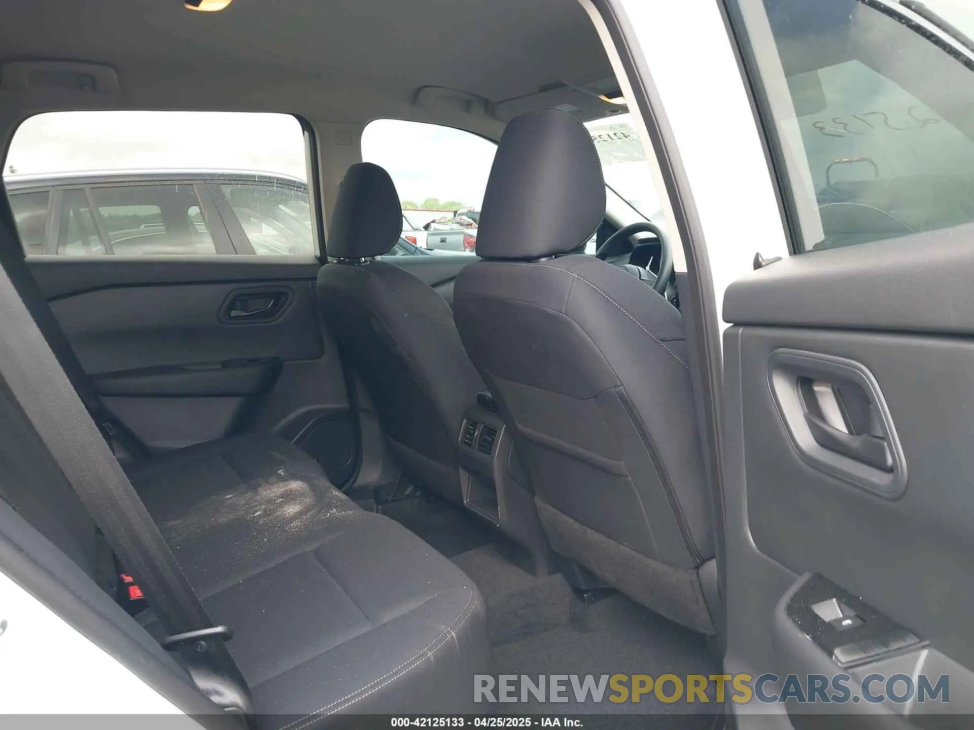 8 Photograph of a damaged car 5N1BT3AA2RC759541 NISSAN ROGUE 2024