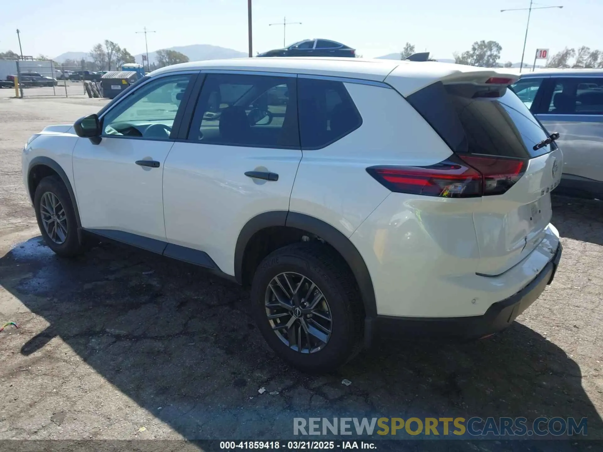 3 Фотография поврежденного автомобиля 5N1BT3AA3RC688415 NISSAN ROGUE 2024
