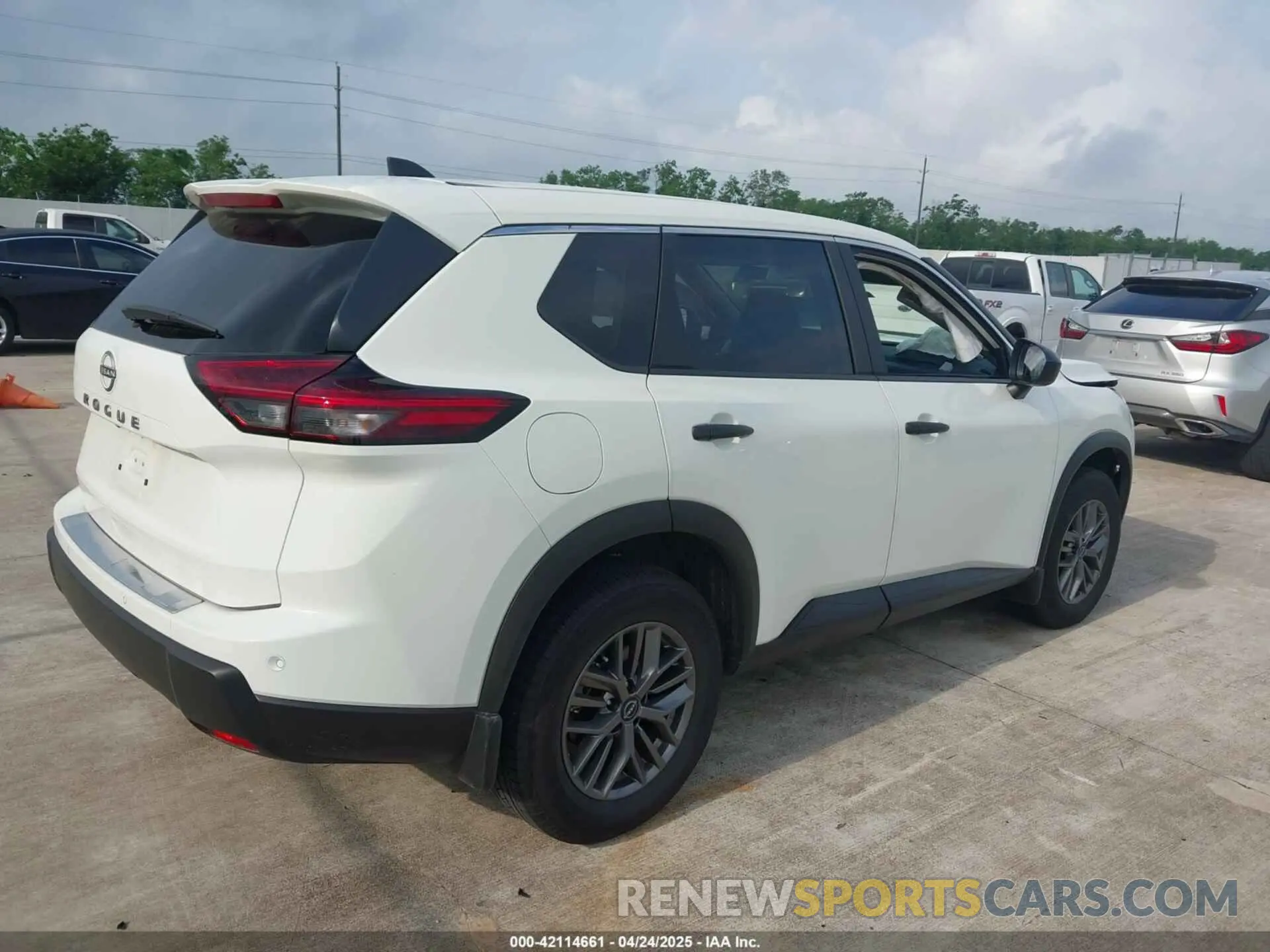 4 Фотография поврежденного автомобиля 5N1BT3AA5RC726064 NISSAN ROGUE 2024