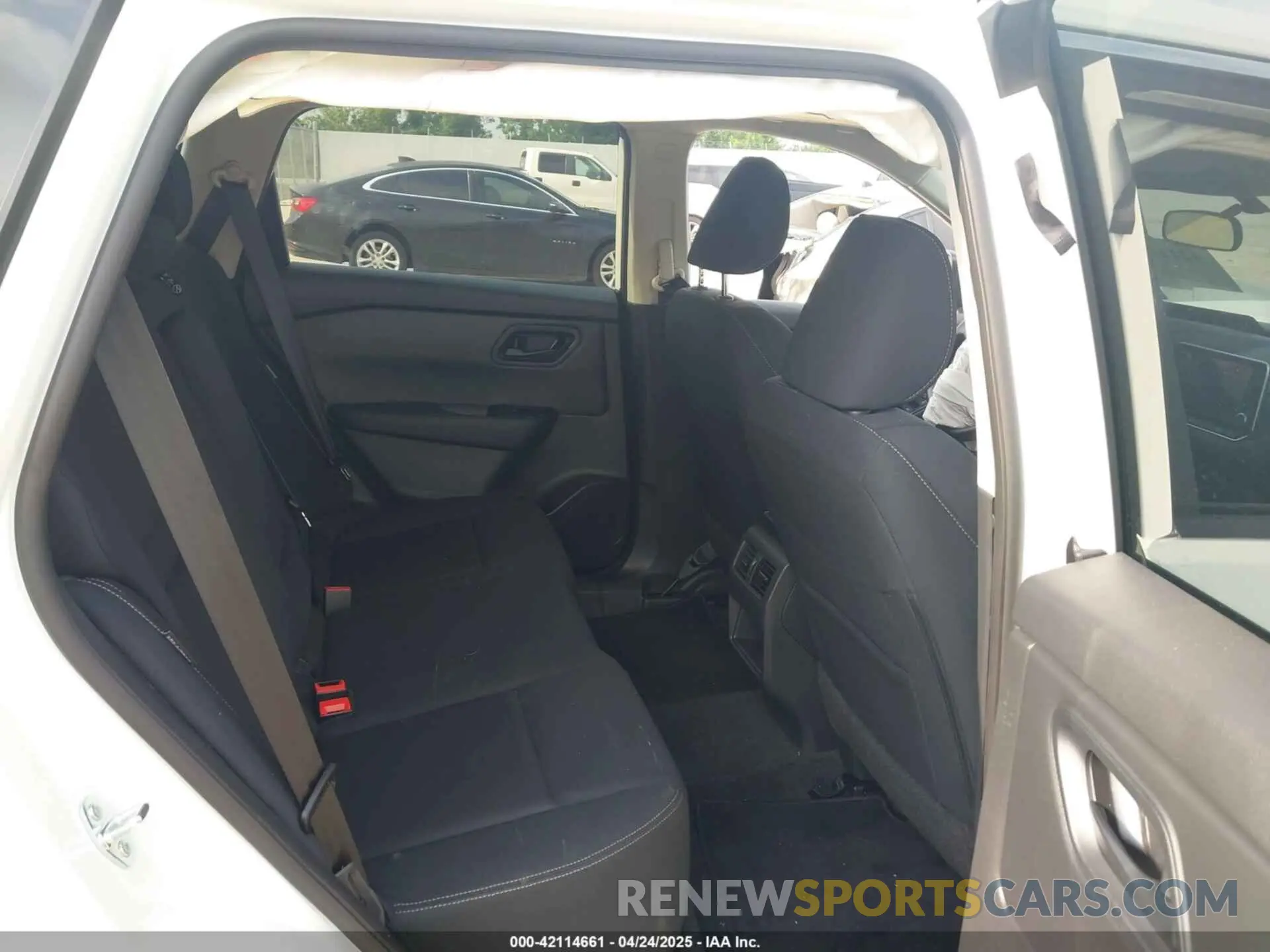 8 Фотография поврежденного автомобиля 5N1BT3AA5RC726064 NISSAN ROGUE 2024