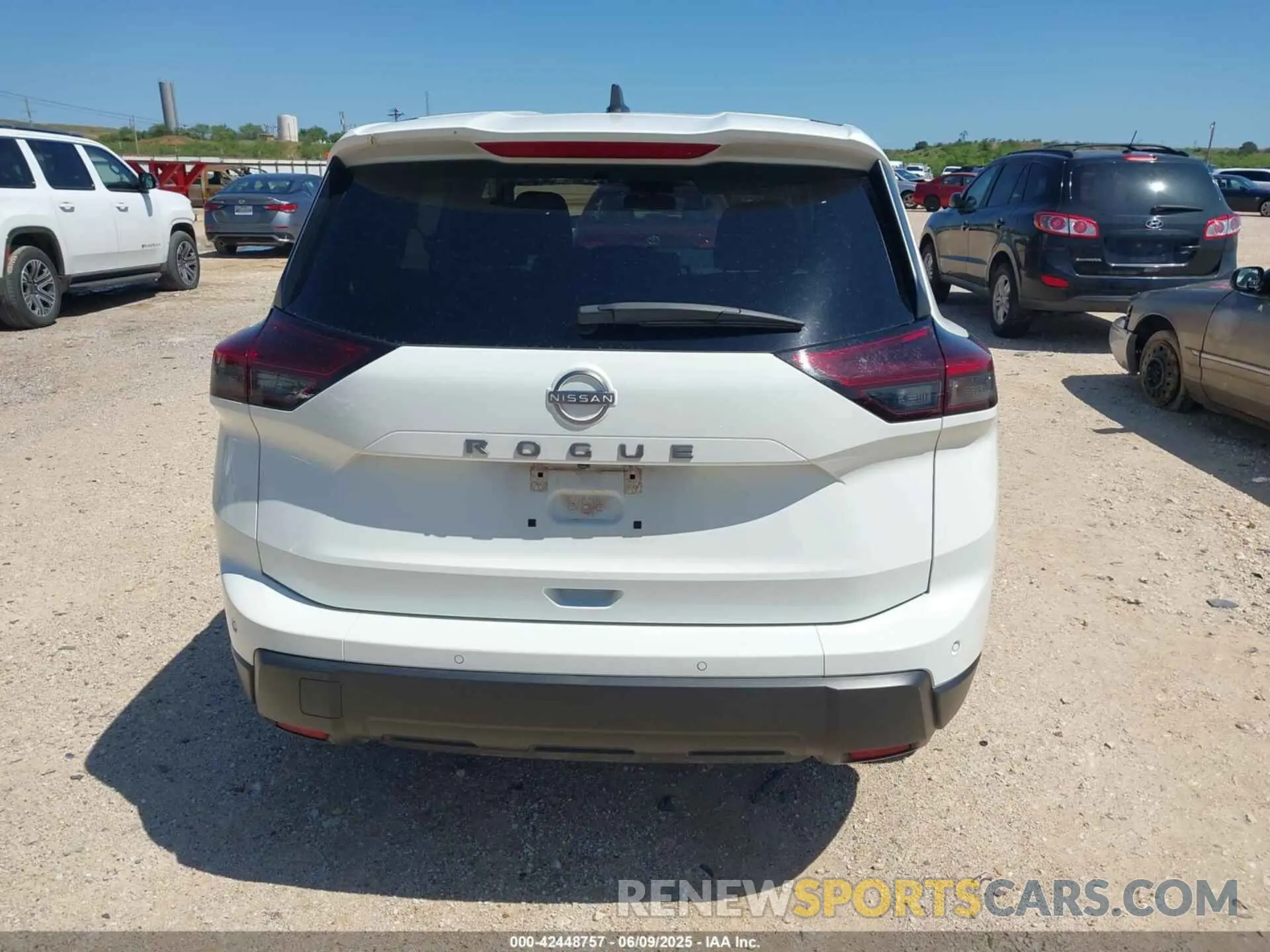 16 Photograph of a damaged car 5N1BT3AA7RC670225 NISSAN ROGUE 2024