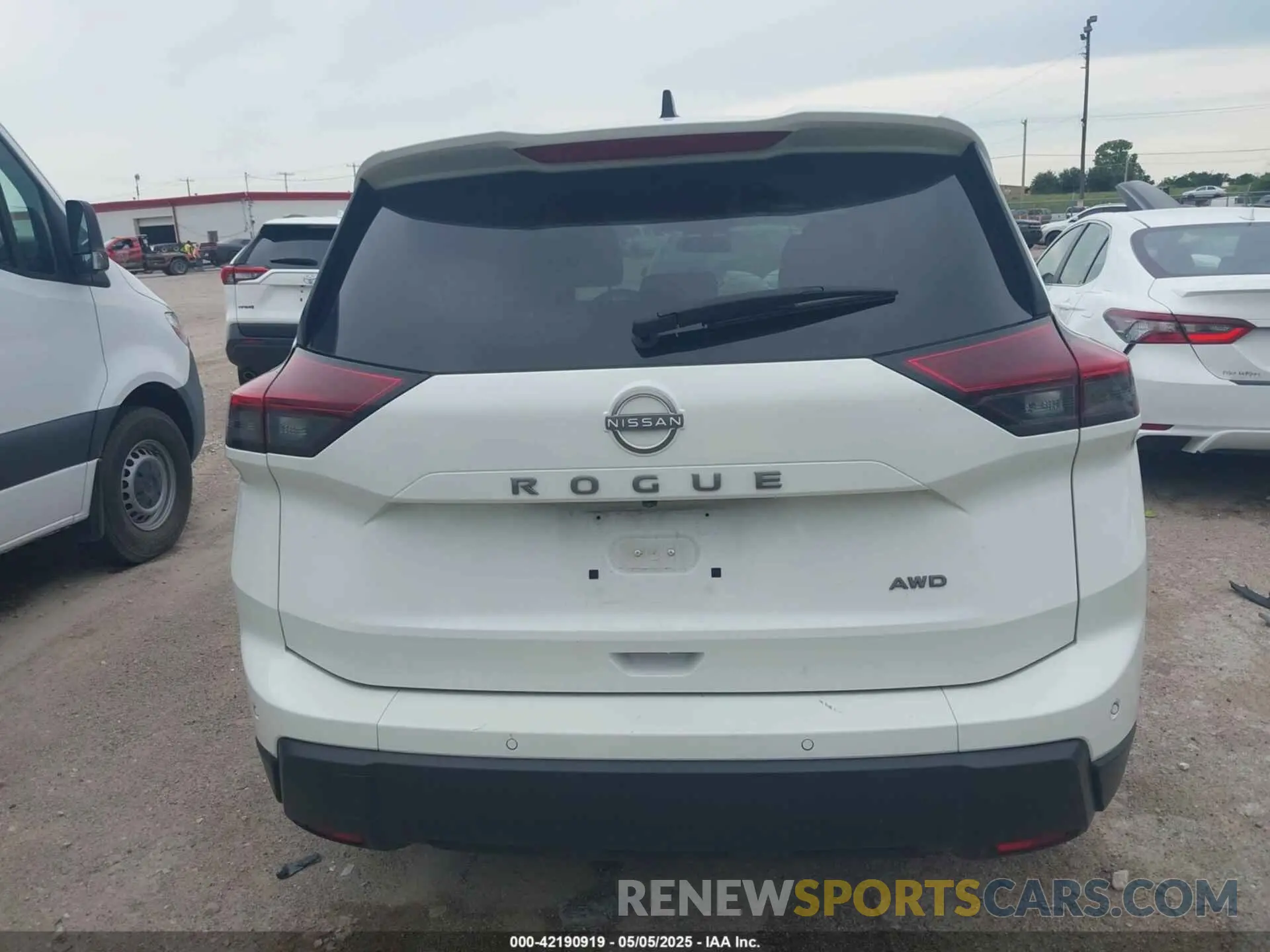 16 Photograph of a damaged car 5N1BT3AB1RC708024 NISSAN ROGUE 2024