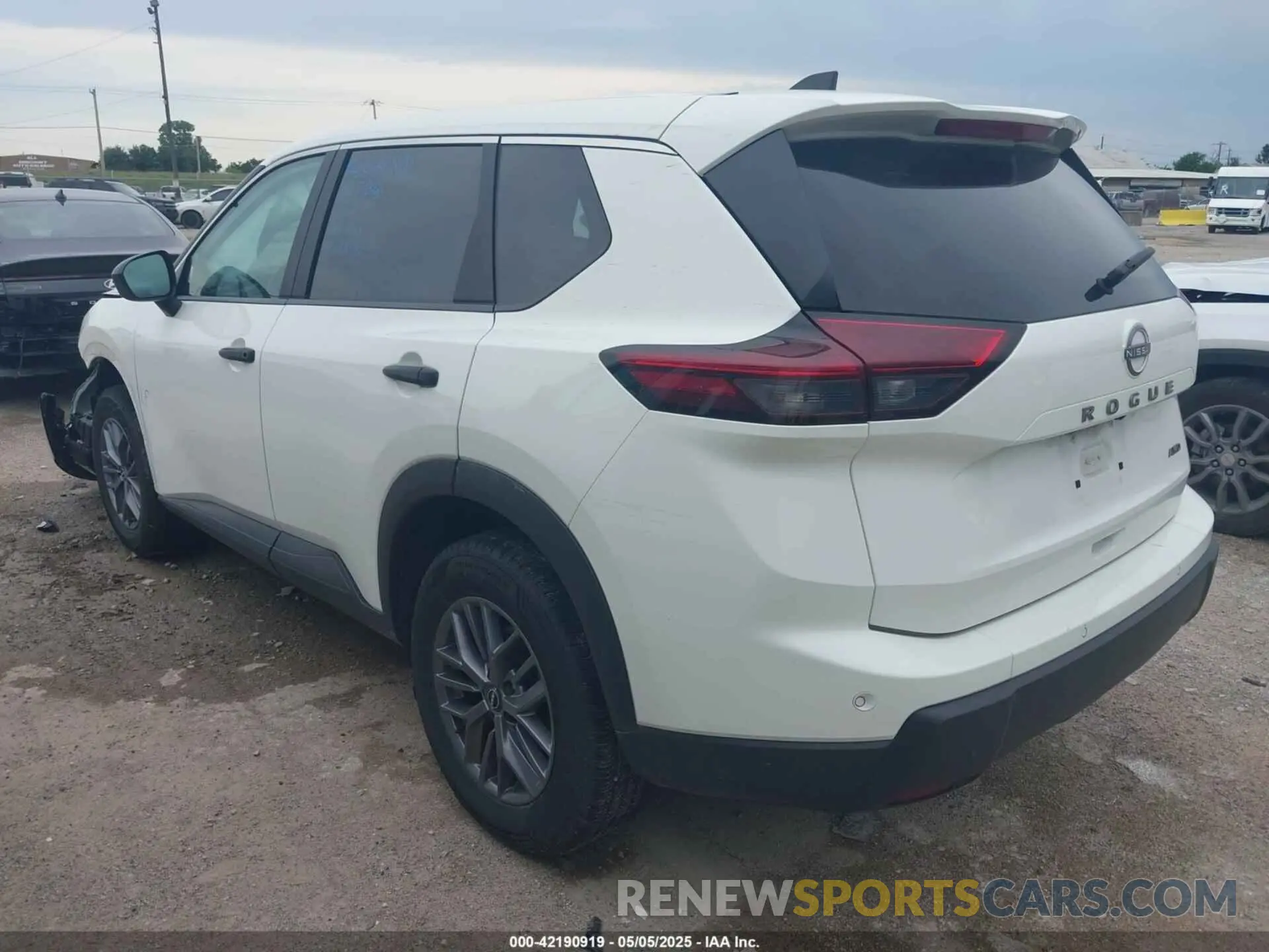 3 Photograph of a damaged car 5N1BT3AB1RC708024 NISSAN ROGUE 2024