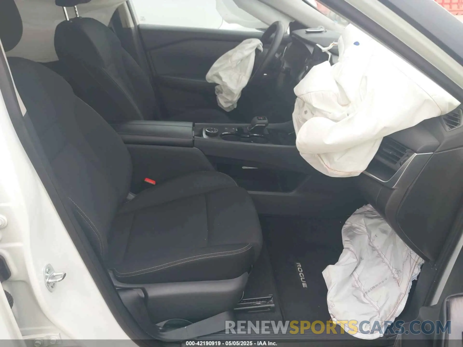 5 Photograph of a damaged car 5N1BT3AB1RC708024 NISSAN ROGUE 2024