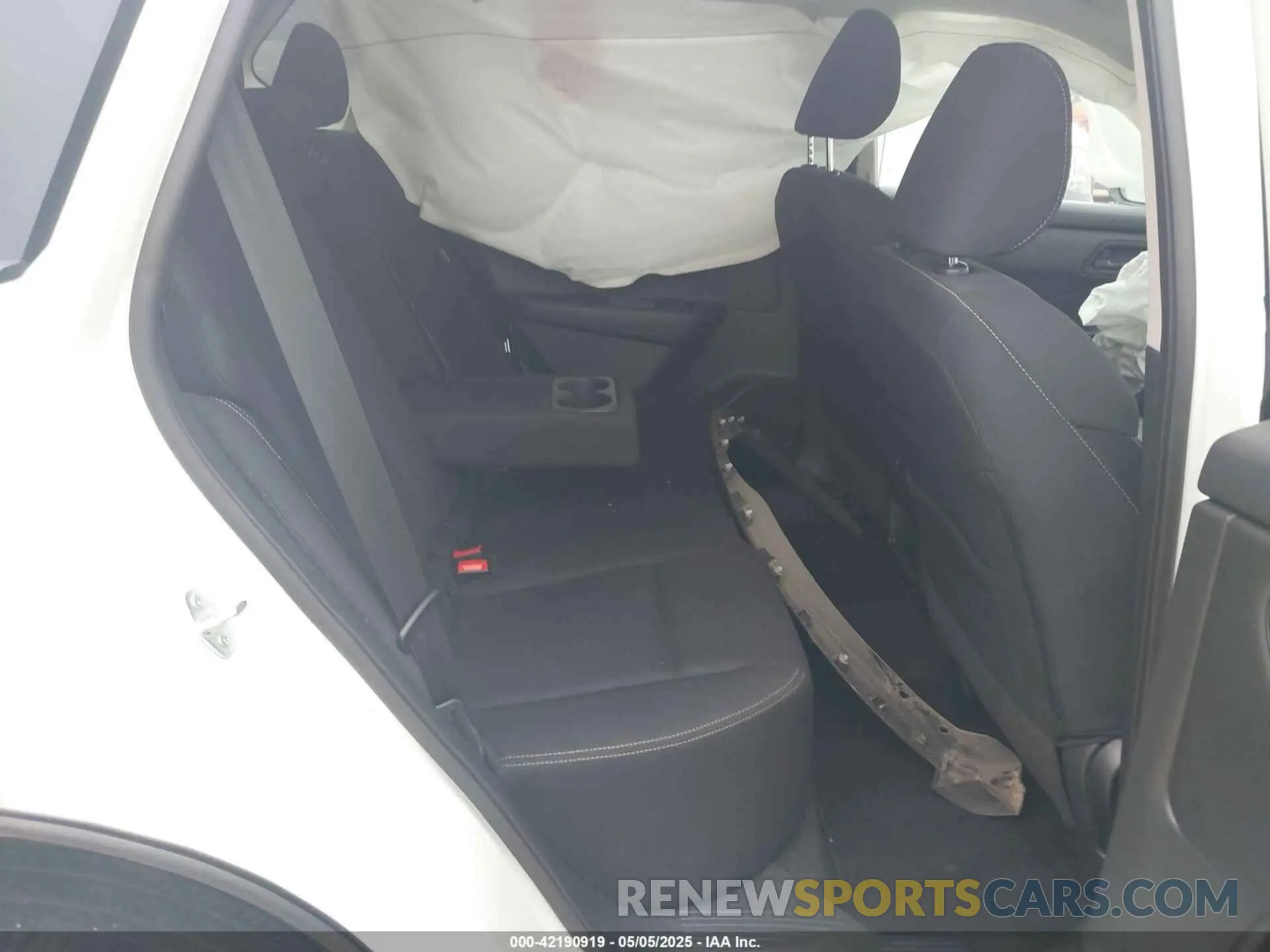 8 Photograph of a damaged car 5N1BT3AB1RC708024 NISSAN ROGUE 2024