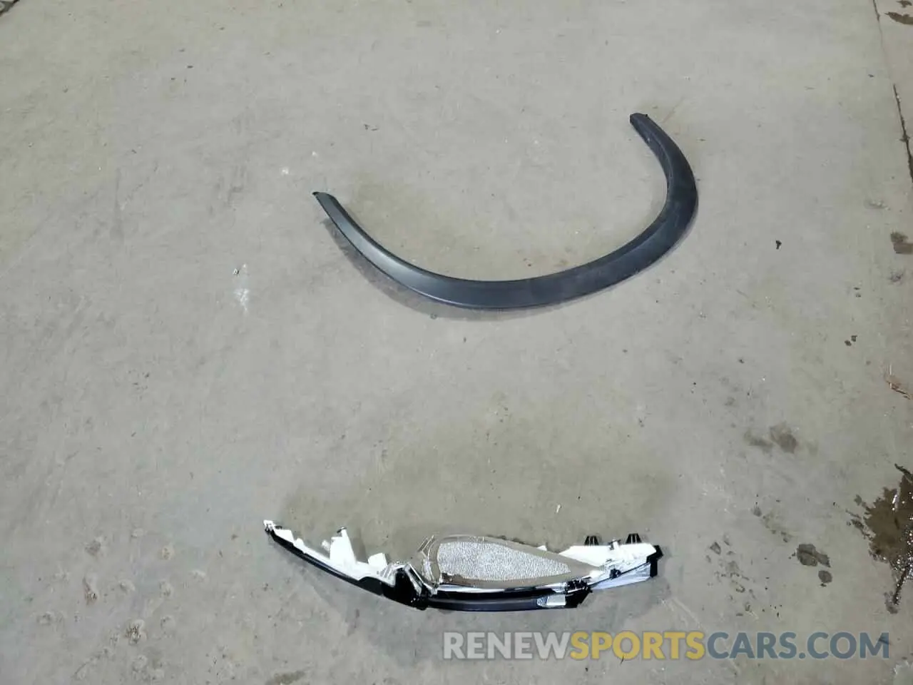 12 Photograph of a damaged car 5N1BT3AB2RC687328 NISSAN ROGUE 2024