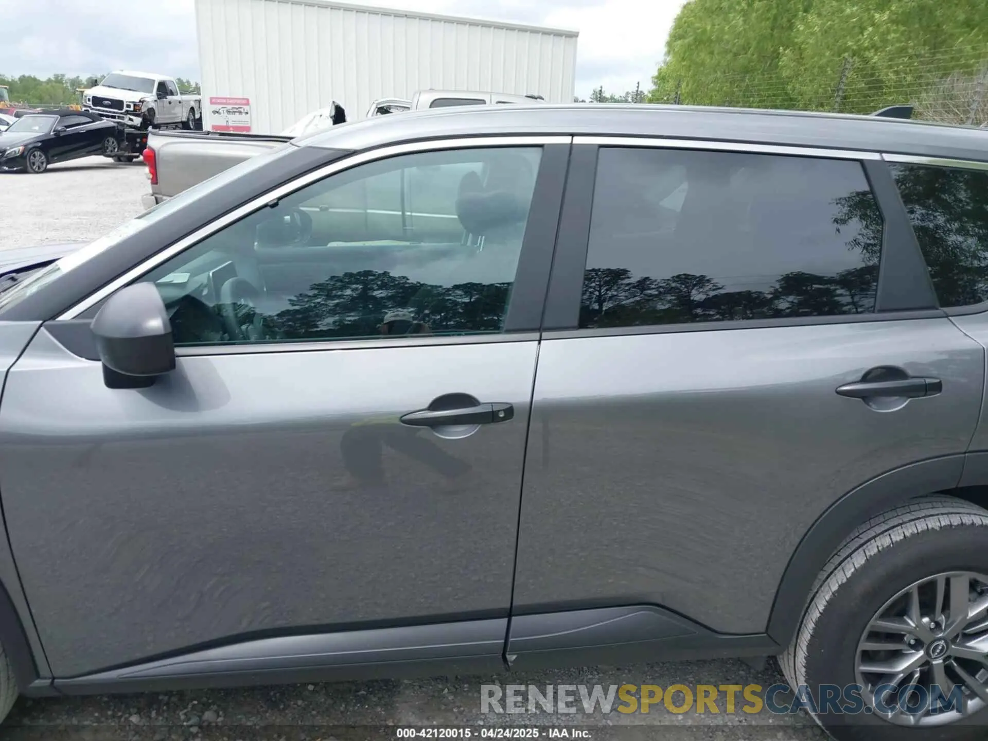 14 Photograph of a damaged car 5N1BT3AB3RC695244 NISSAN ROGUE 2024