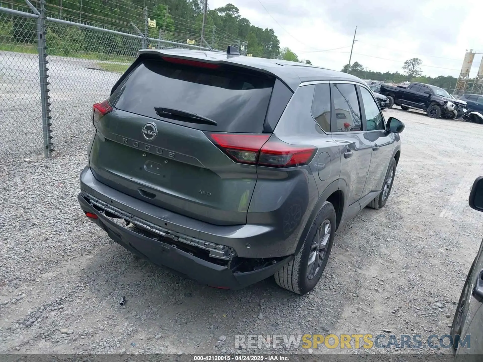 4 Photograph of a damaged car 5N1BT3AB3RC695244 NISSAN ROGUE 2024